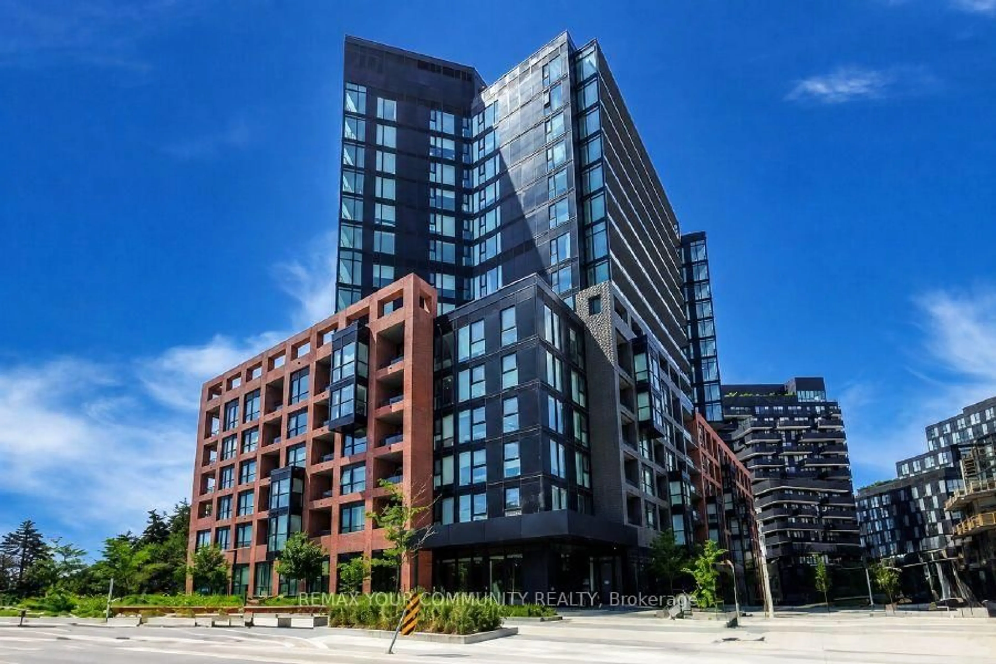 Unknown for 8 Tippett Rd #527, Toronto Ontario M3H 0E7