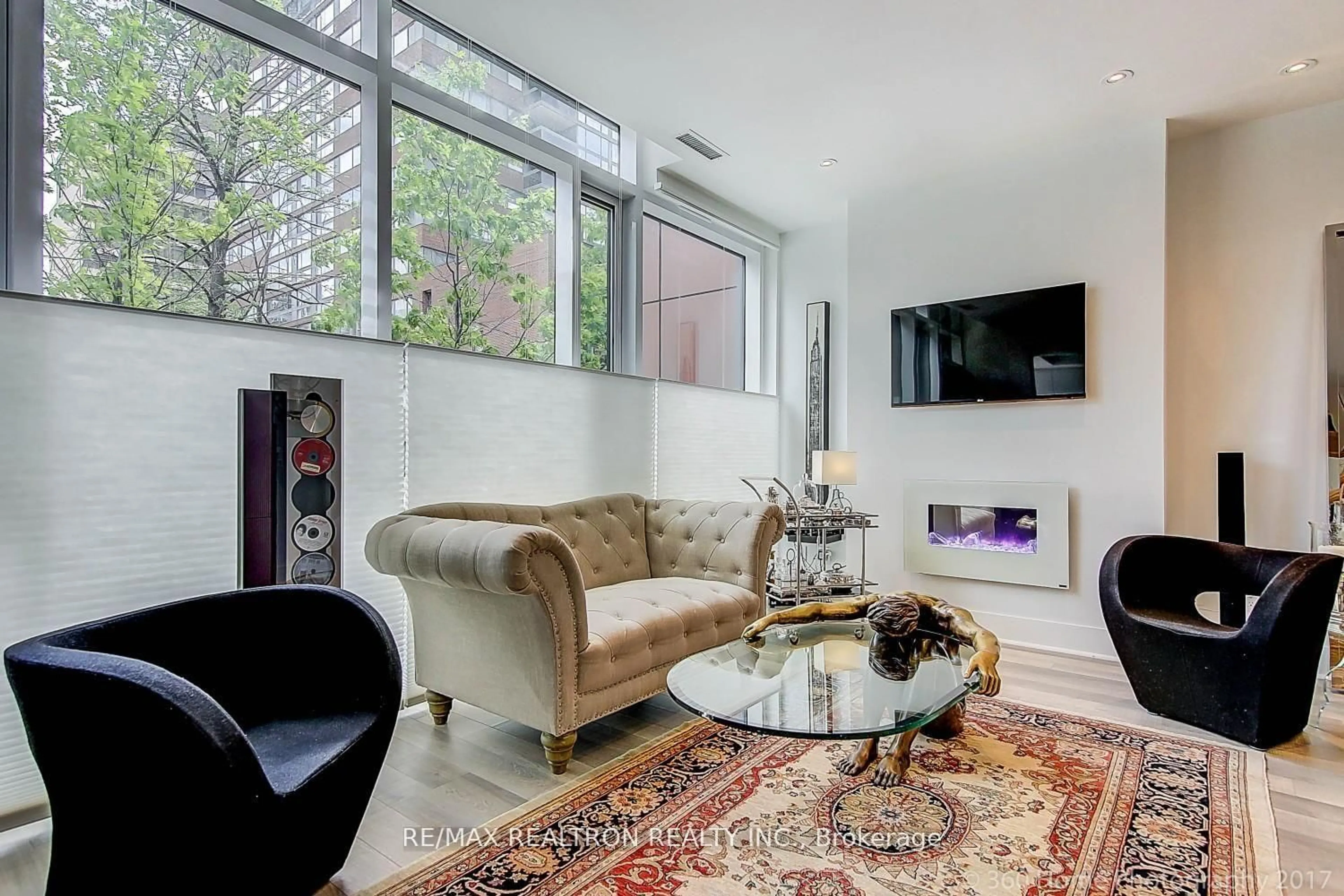 Living room with furniture, unknown for 32 DAVENPORT Rd #106, Toronto Ontario M5R 1H3