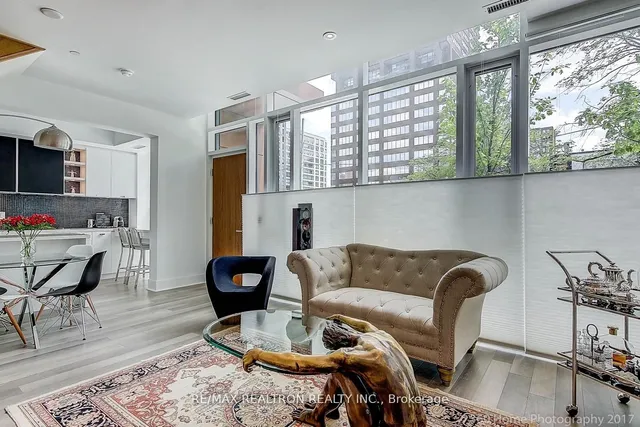 32 DAVENPORT Rd #106, Toronto 5