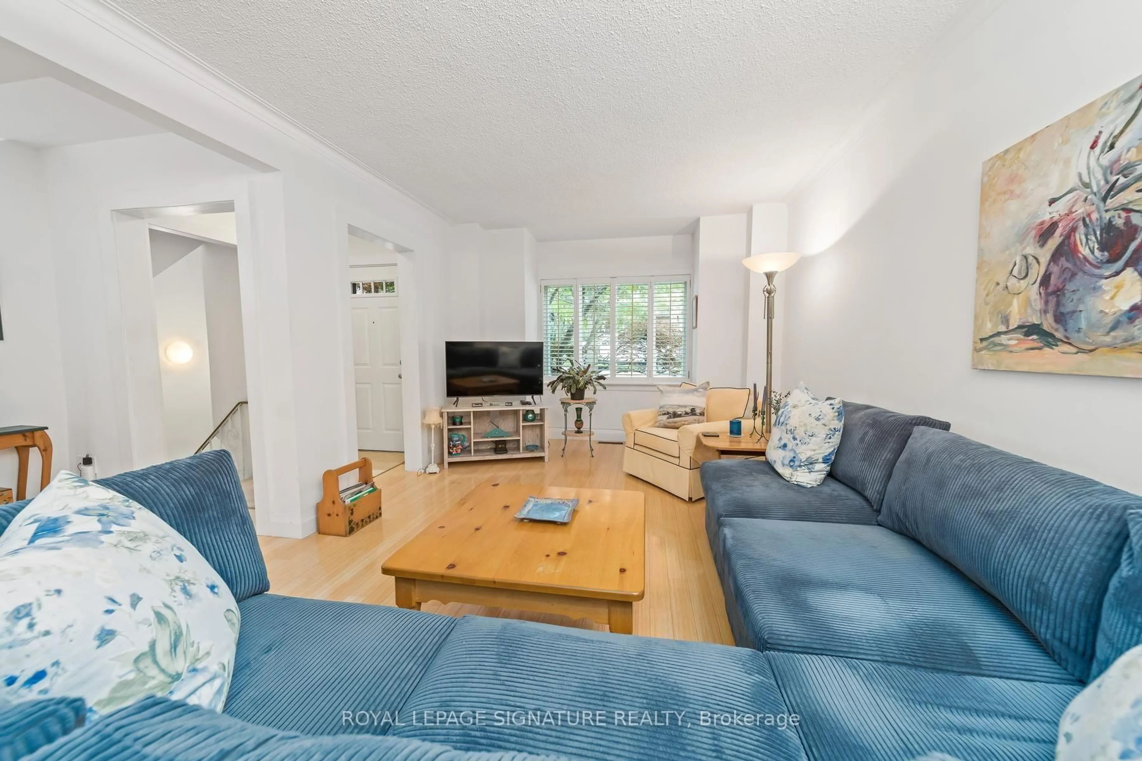 Living room with furniture, unknown for 153 Banff Rd, Toronto Ontario M4P 2P8
