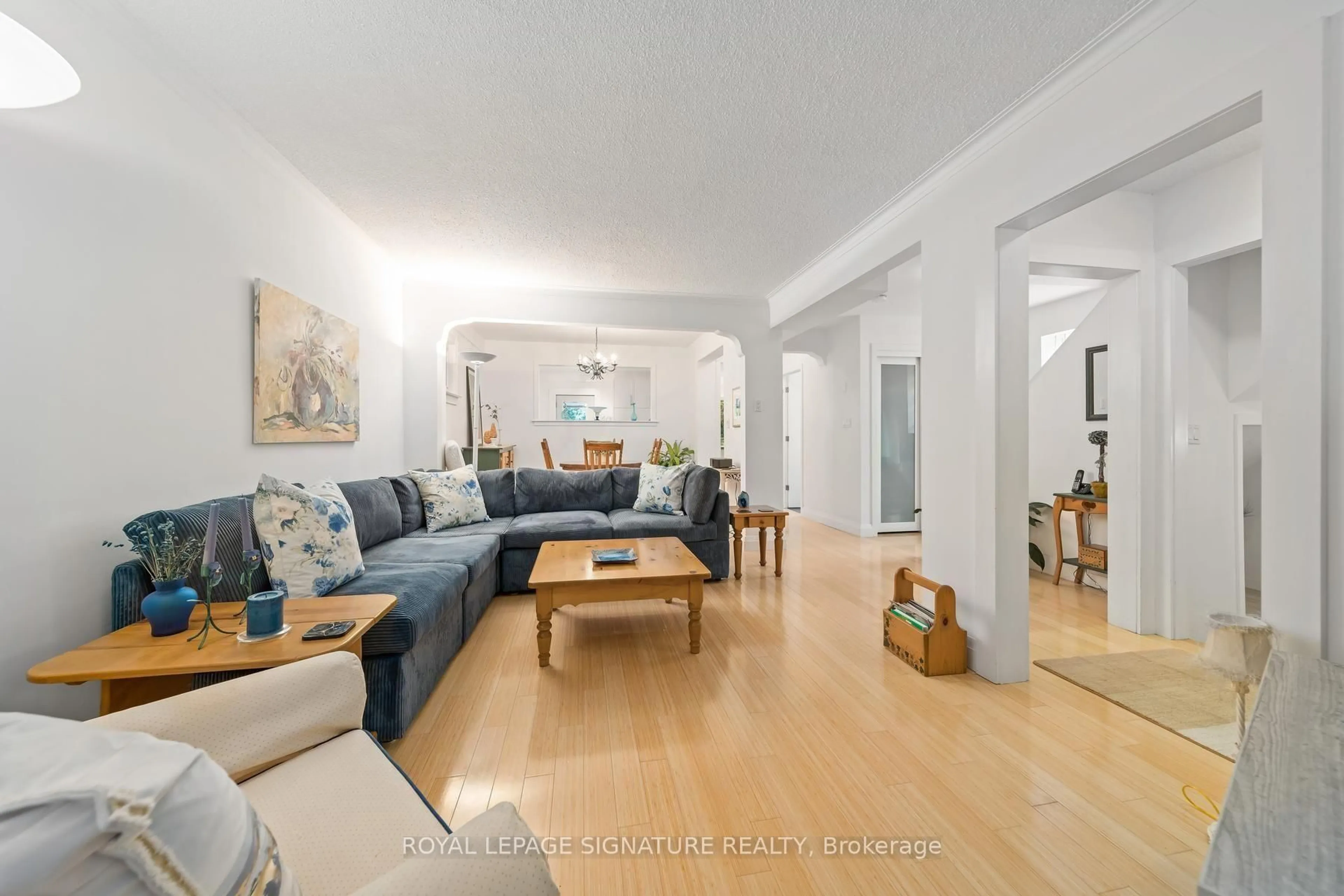Living room with furniture, unknown for 153 Banff Rd, Toronto Ontario M4P 2P8