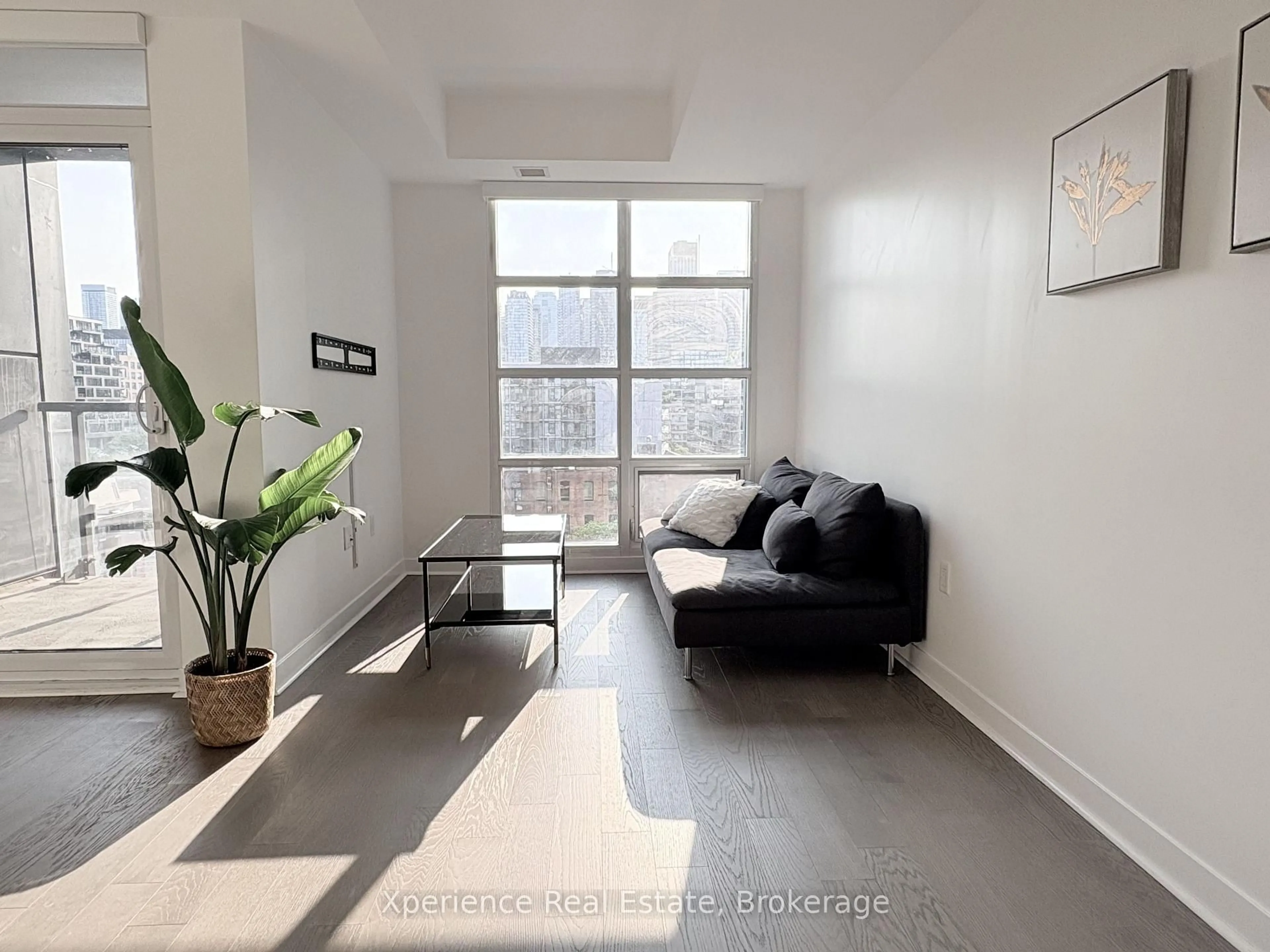 A pic of a room for 501 Adelaide St #904, Toronto Ontario M5V 0R3