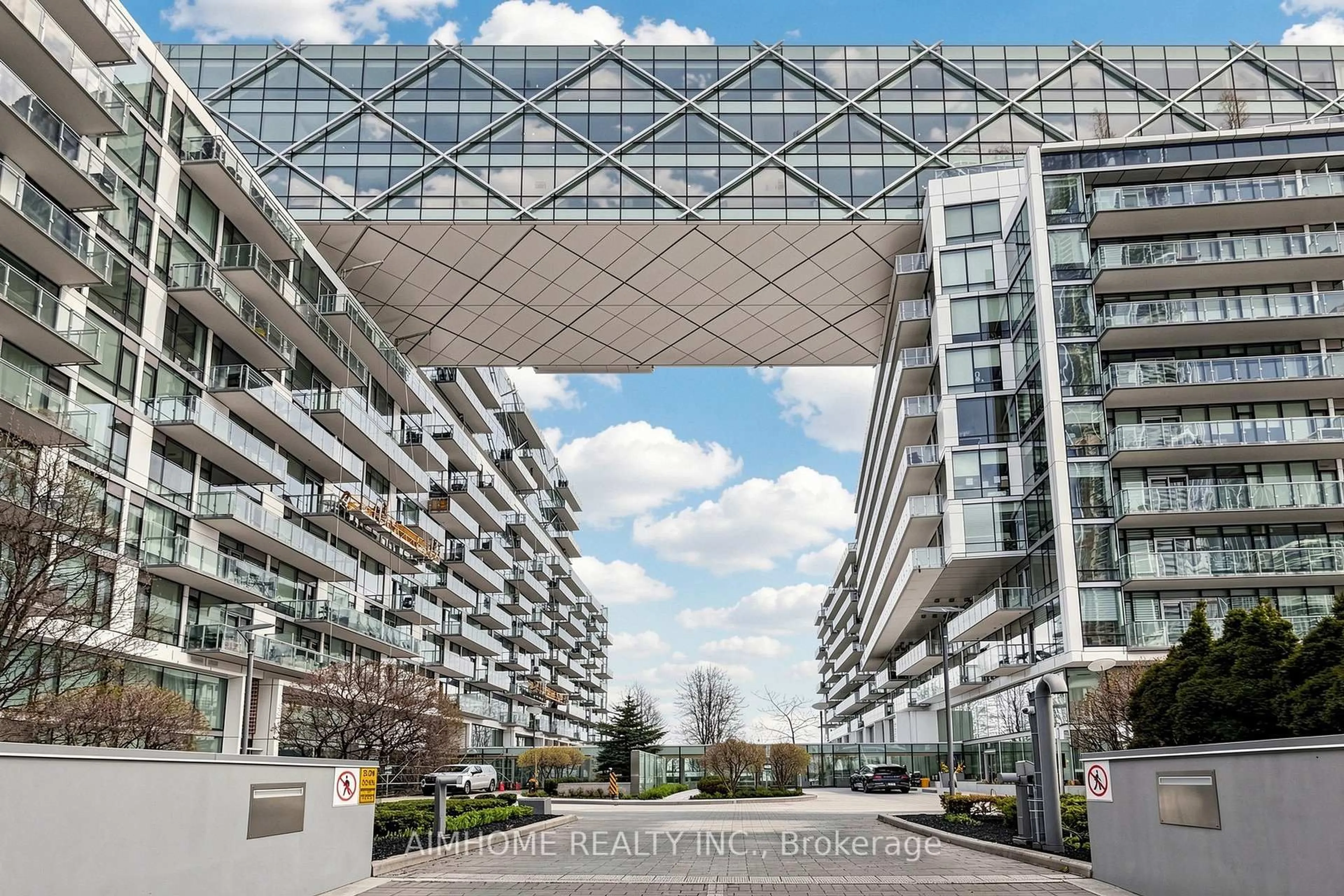 Unknown for 39 Queens Quay #328, Toronto Ontario M5E 0A4