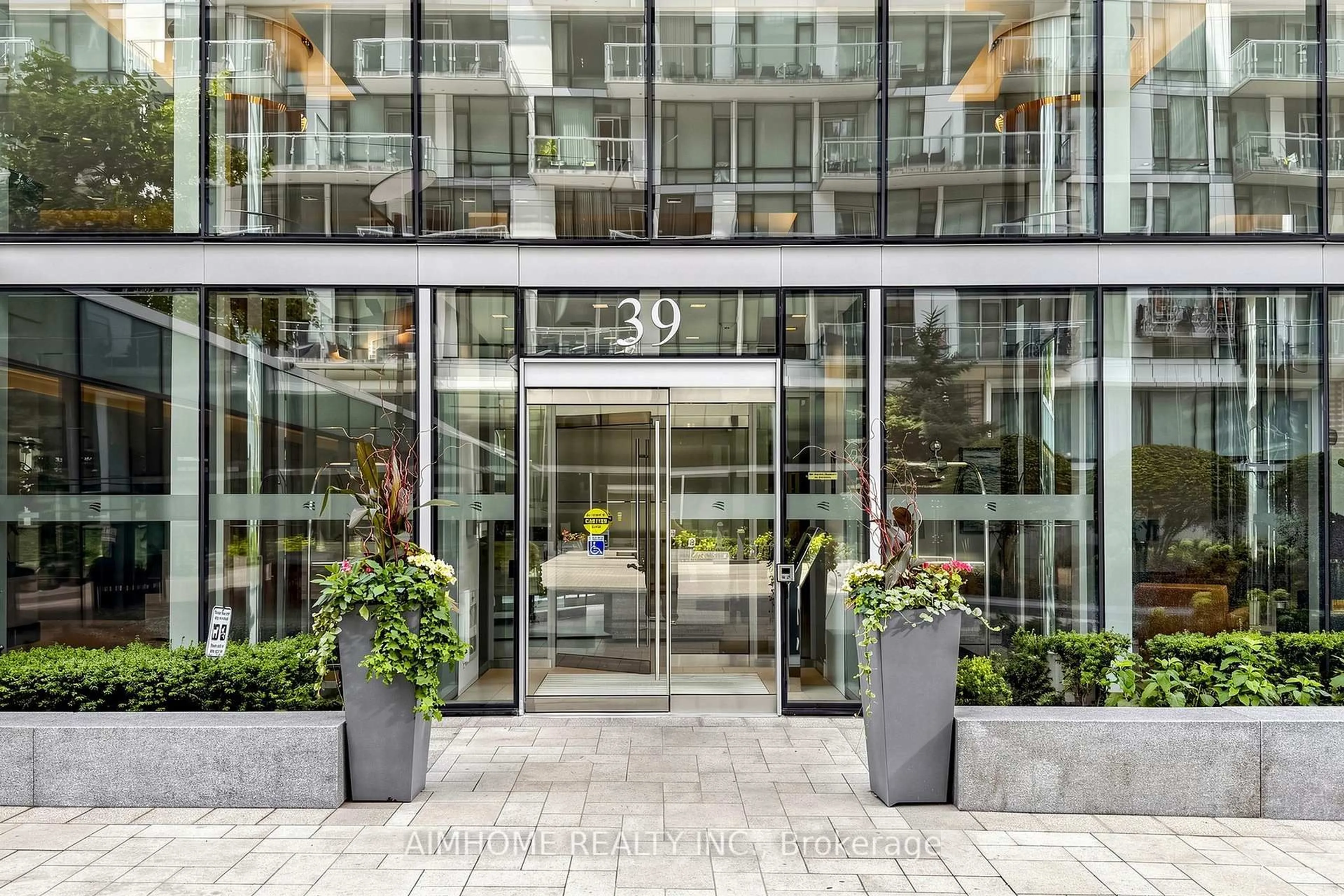 Indoor foyer for 39 Queens Quay #328, Toronto Ontario M5E 0A4