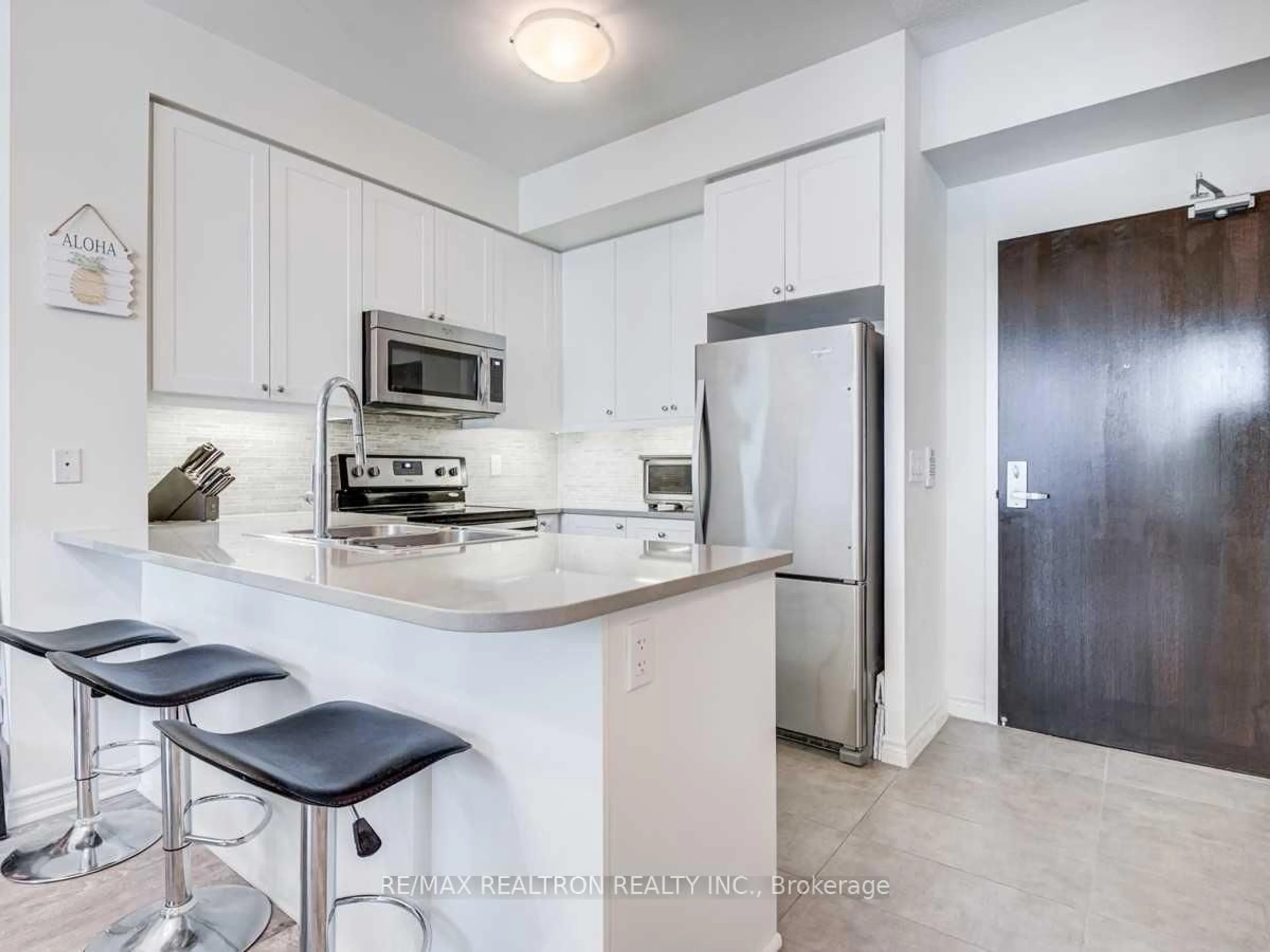 Open concept kitchen, ceramic/tile floor for 25 Lower Simcoe St #305, Toronto Ontario M5J 3A1