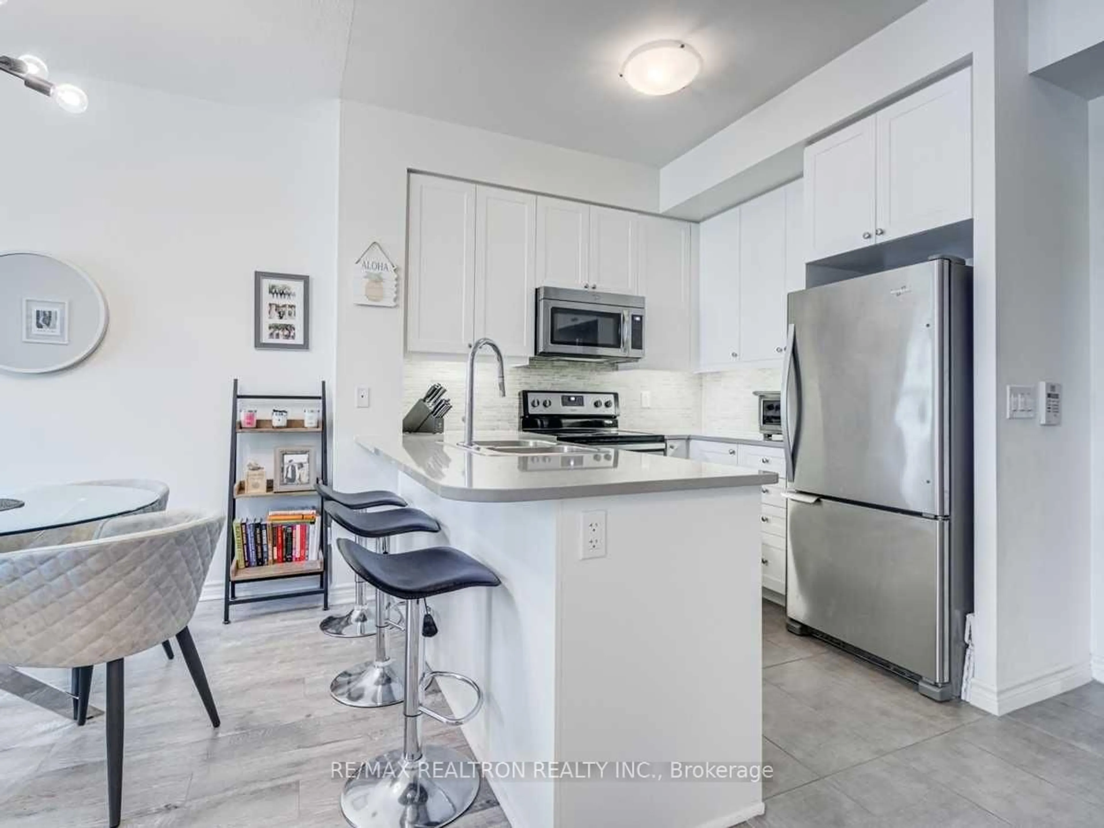 Unknown for 25 Lower Simcoe St #305, Toronto Ontario M5J 3A1