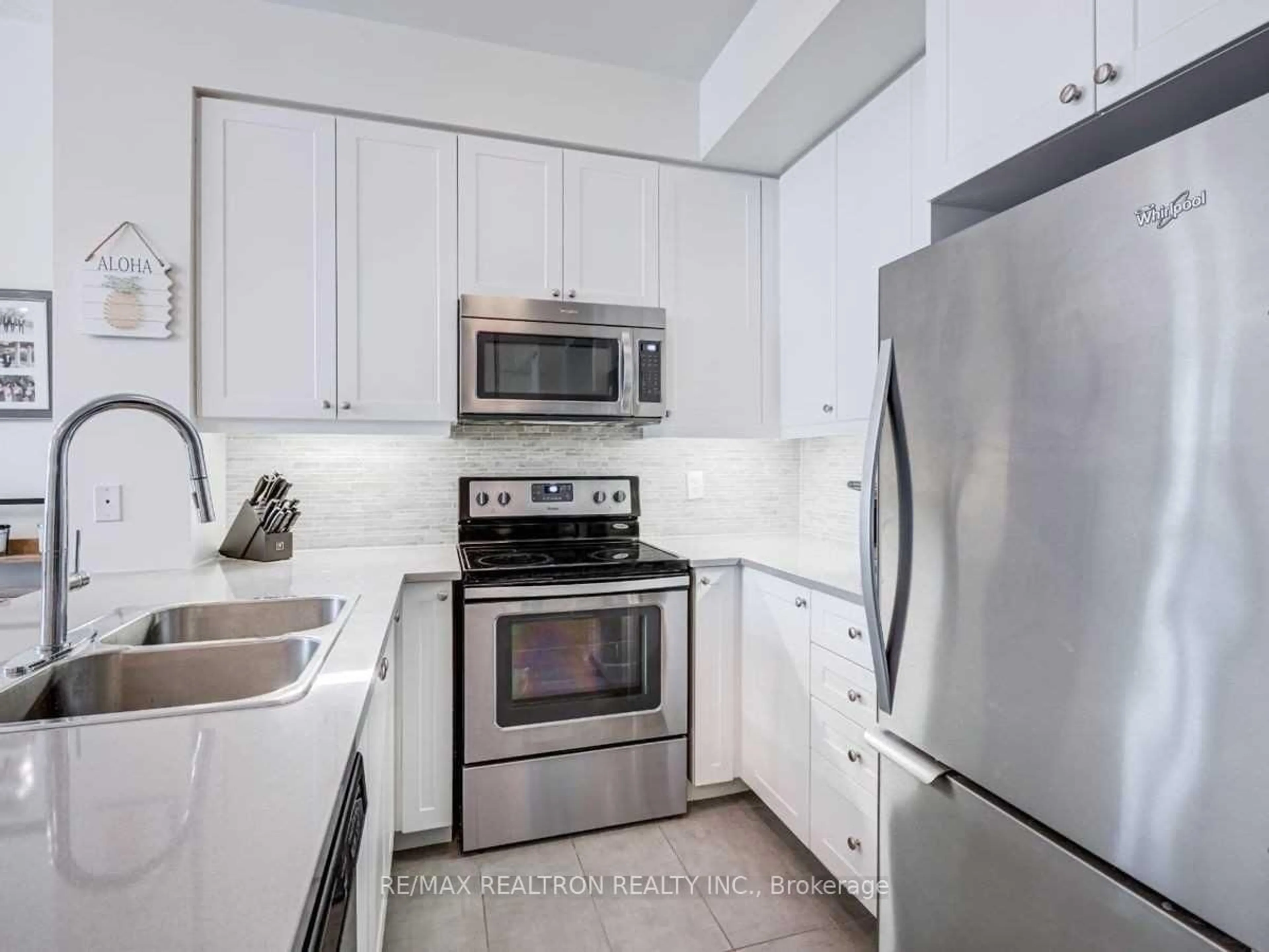Standard kitchen, ceramic/tile floor for 25 Lower Simcoe St #305, Toronto Ontario M5J 3A1