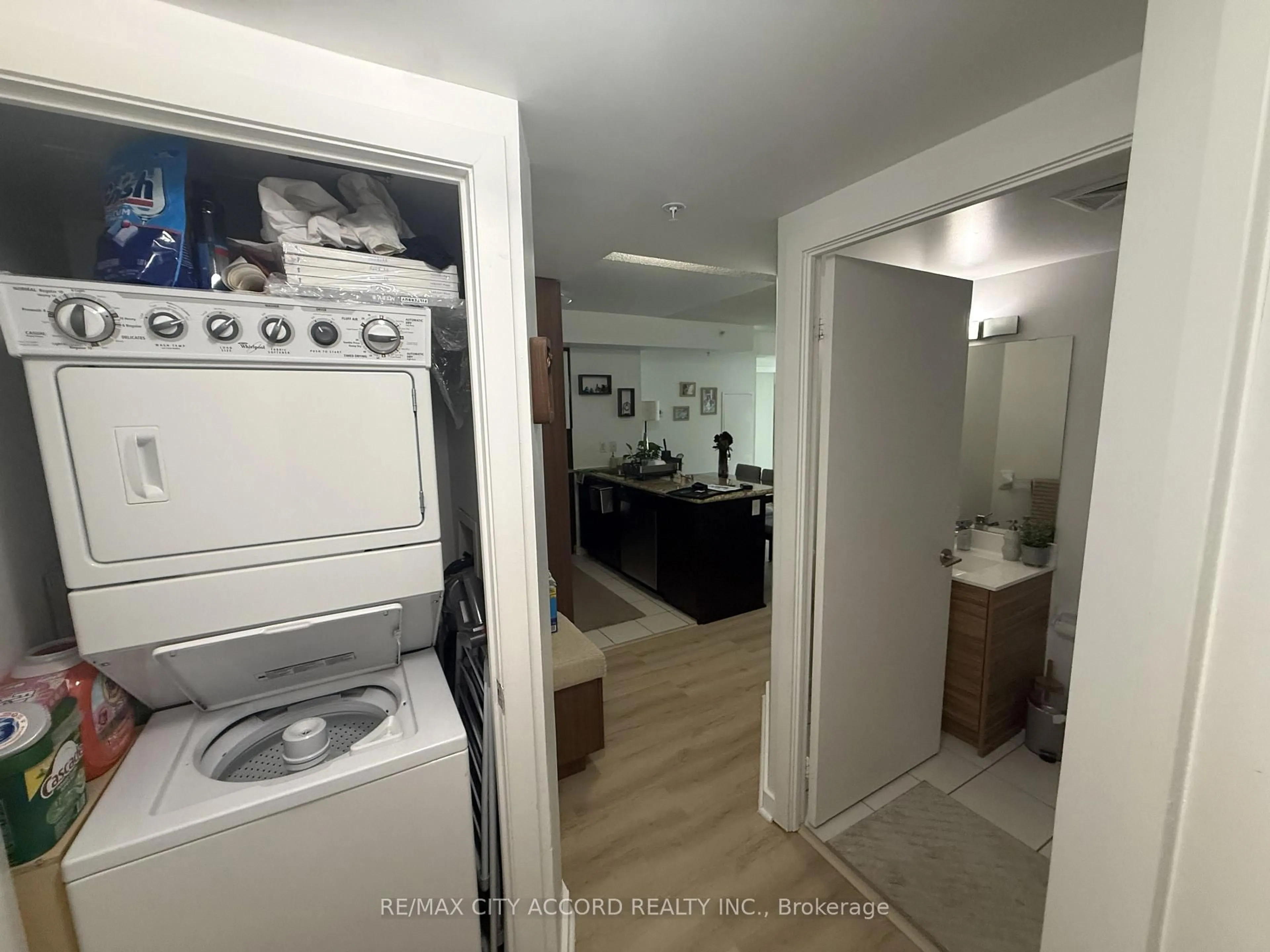 A pic of a room for 5740 Yonge St #507, Toronto Ontario M2M 0B1