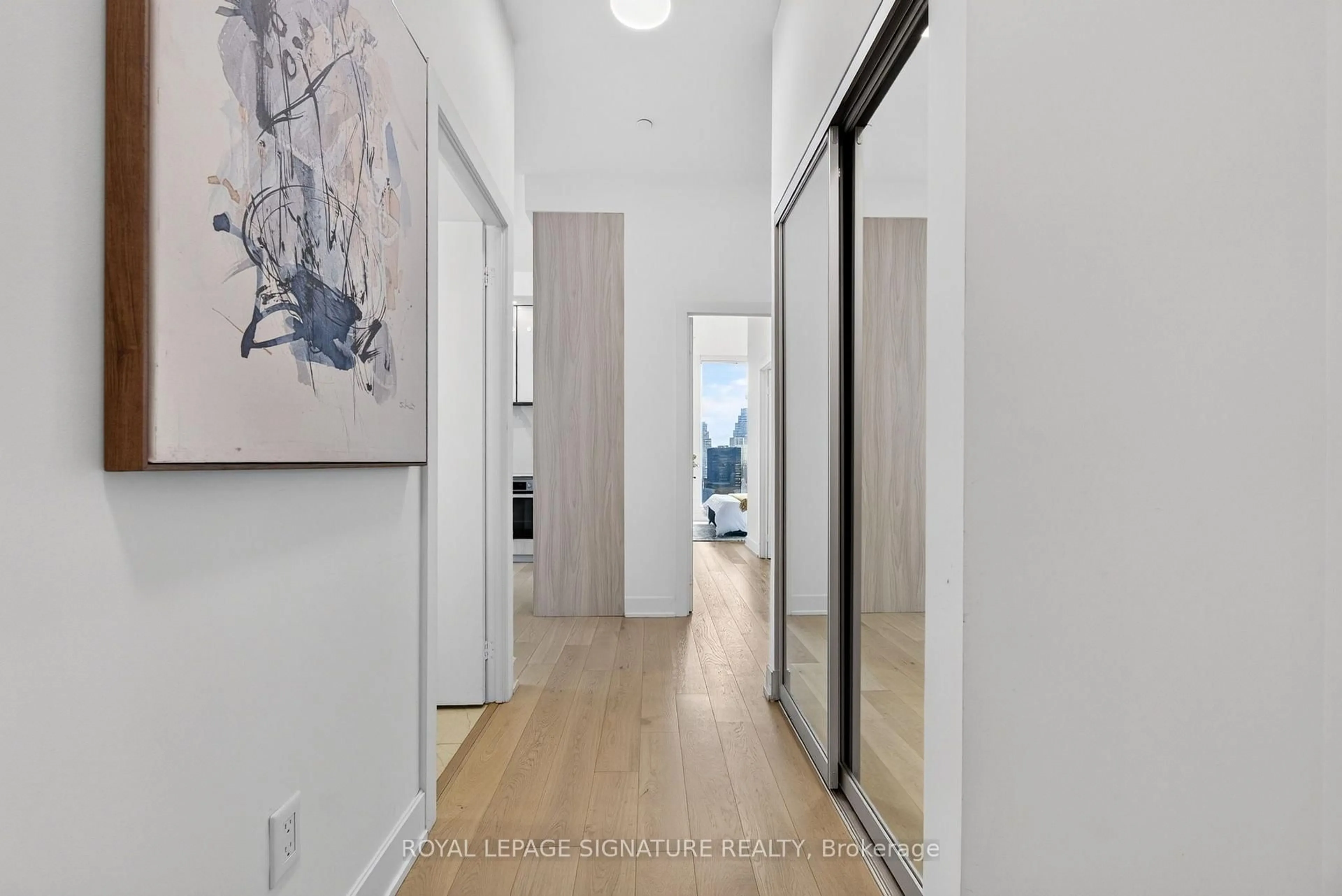 Indoor entryway for 15 Mercer St #4005, Toronto Ontario M5V 0T8