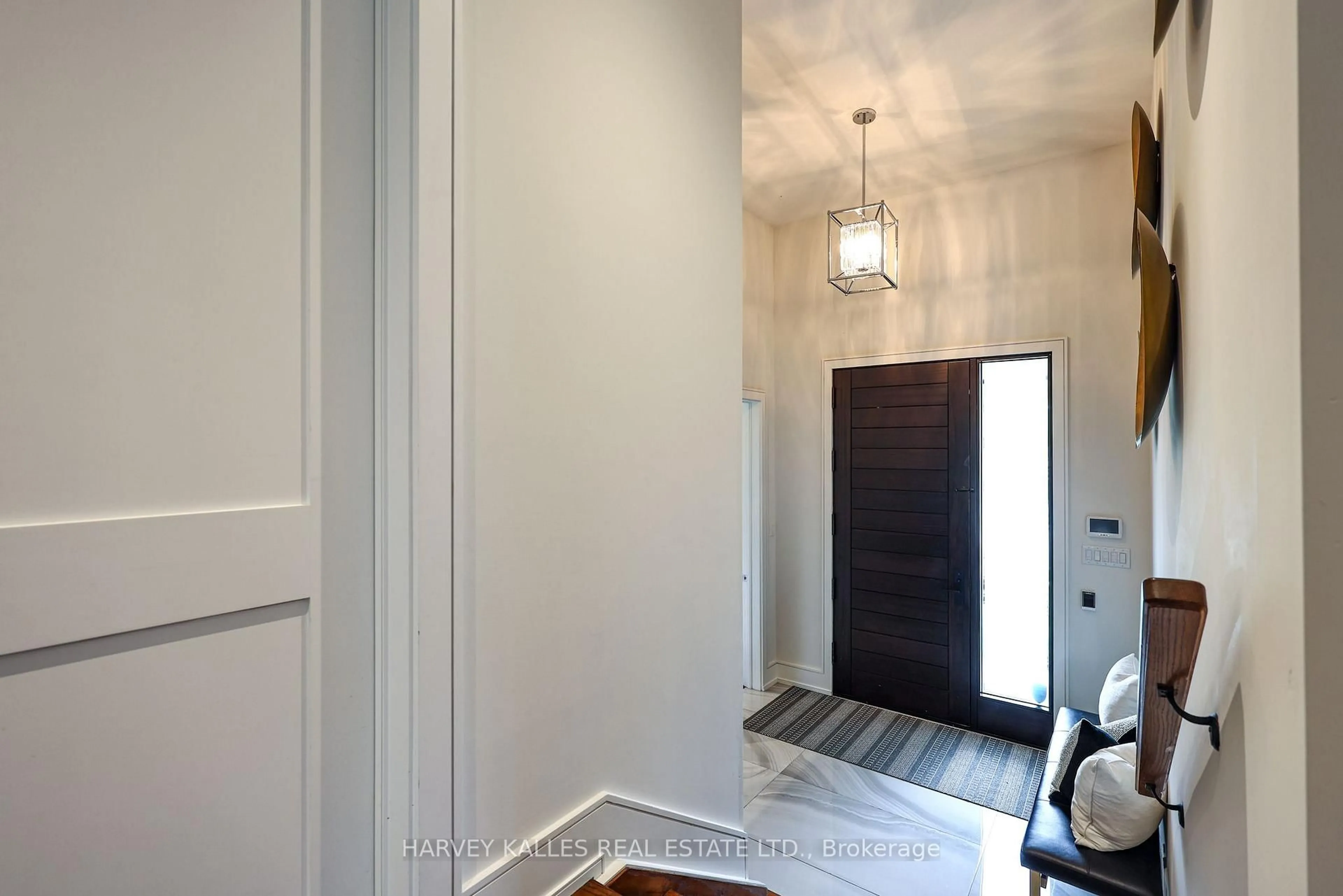 Indoor entryway for 67 Dunblaine Ave, Toronto Ontario M5M 2S2