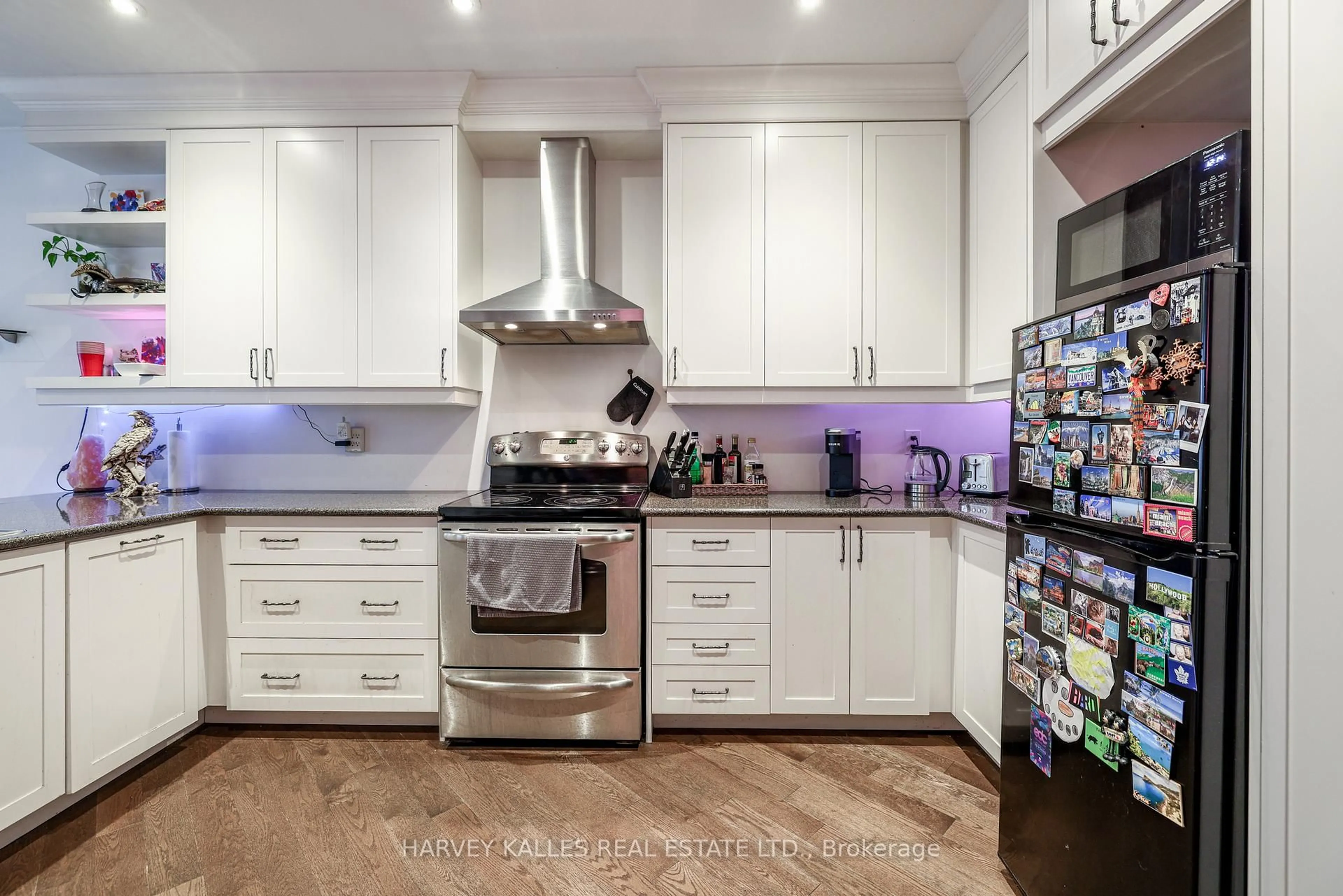 Contemporary kitchen, unknown for 530 Richmond St, Toronto Ontario M5V 1Y4
