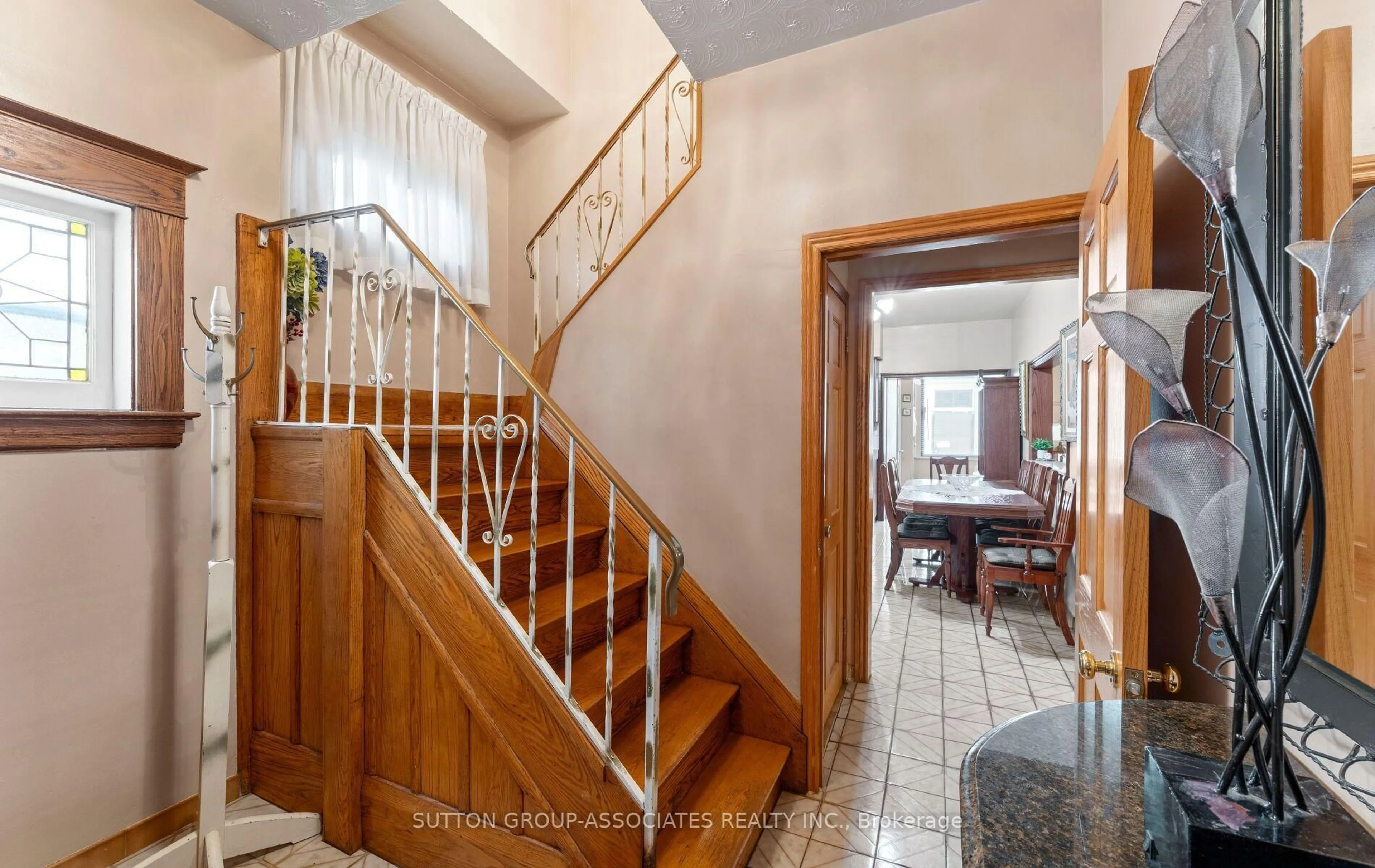 Unknown for 183 Glenholme Ave, Toronto Ontario M6E 3C5