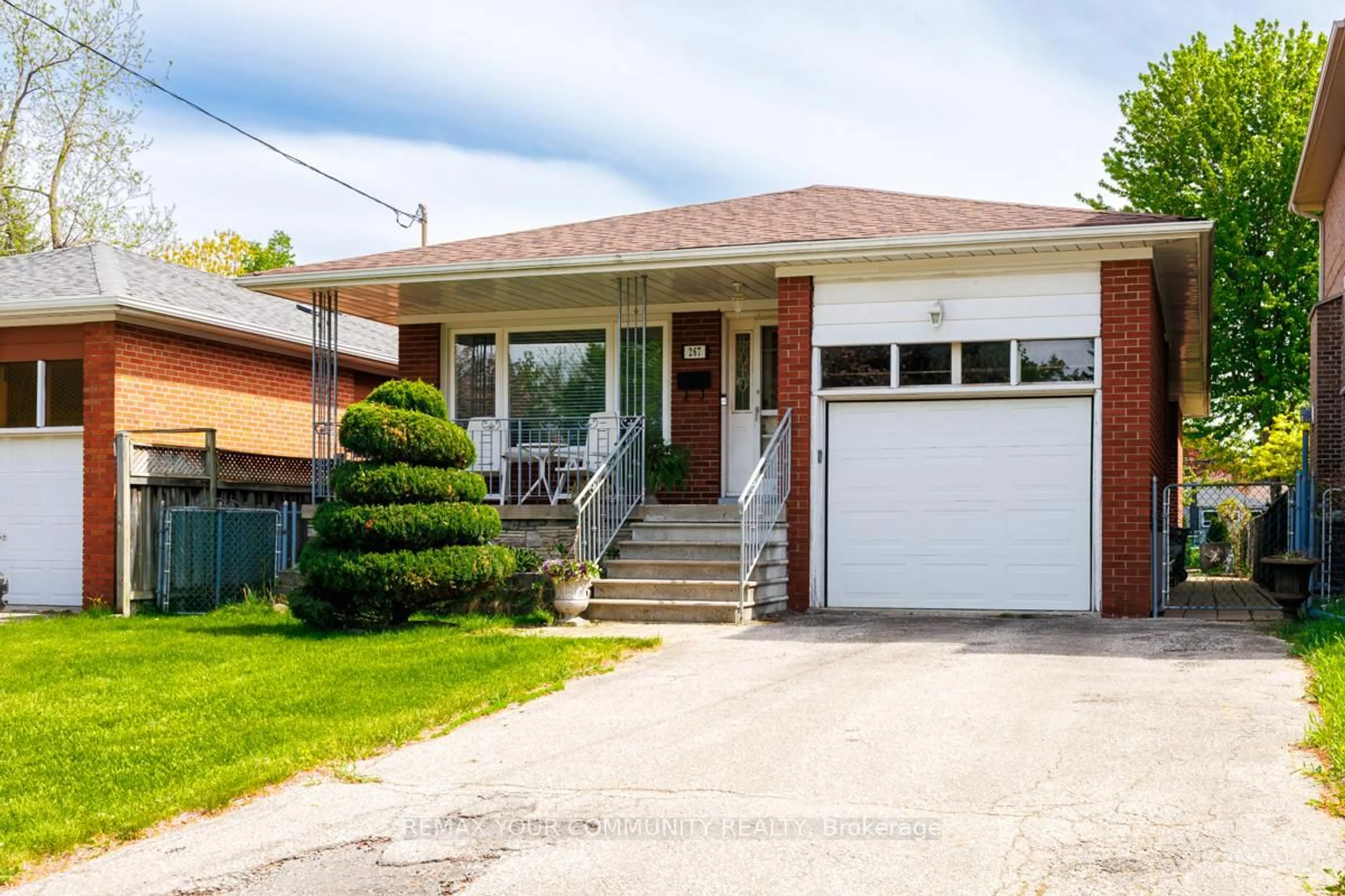 Home with brick exterior material, street for 267 Horsham Ave, Toronto Ontario M2R 1G5