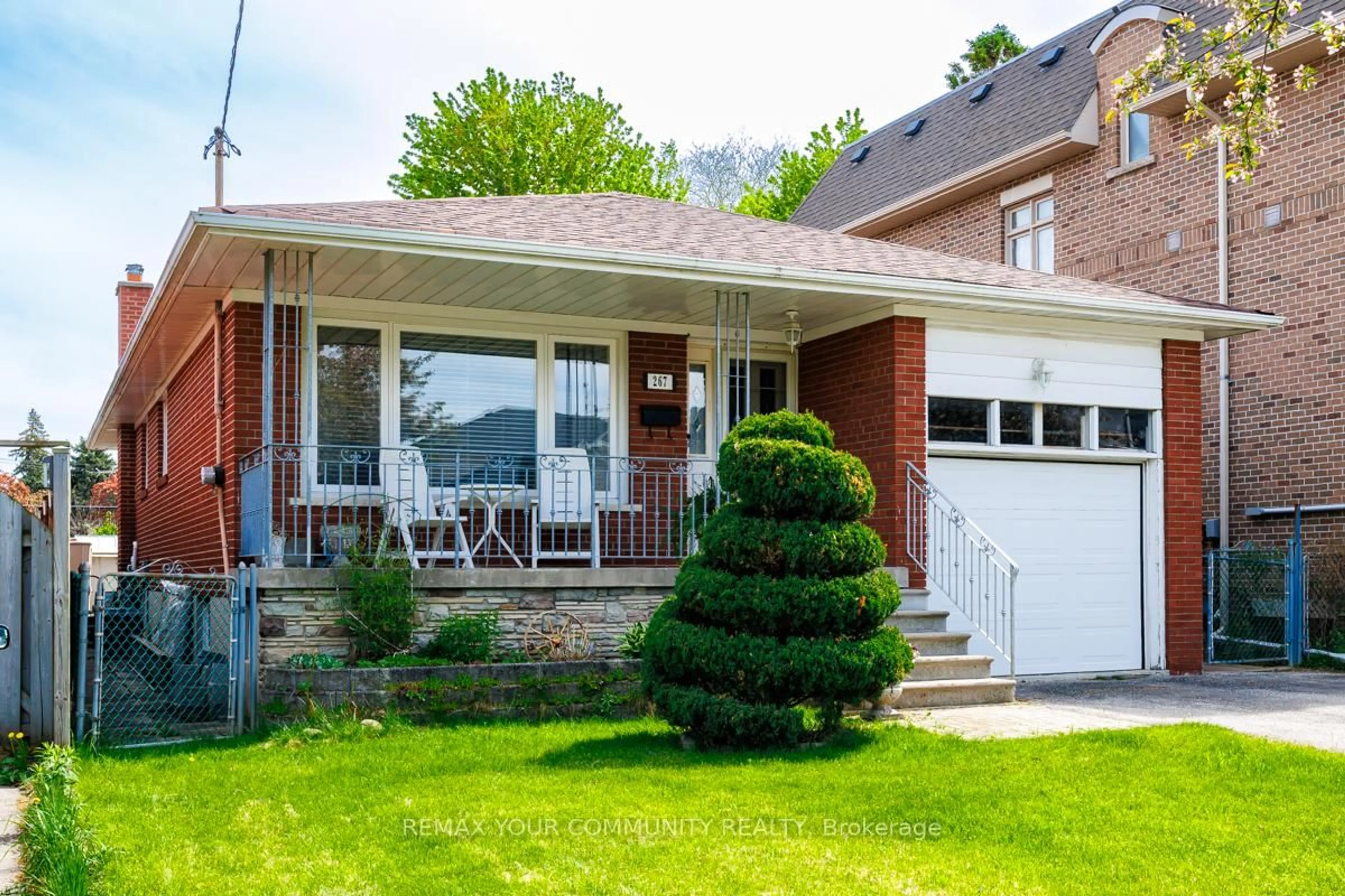 Home with brick exterior material, street for 267 Horsham Ave, Toronto Ontario M2R 1G5