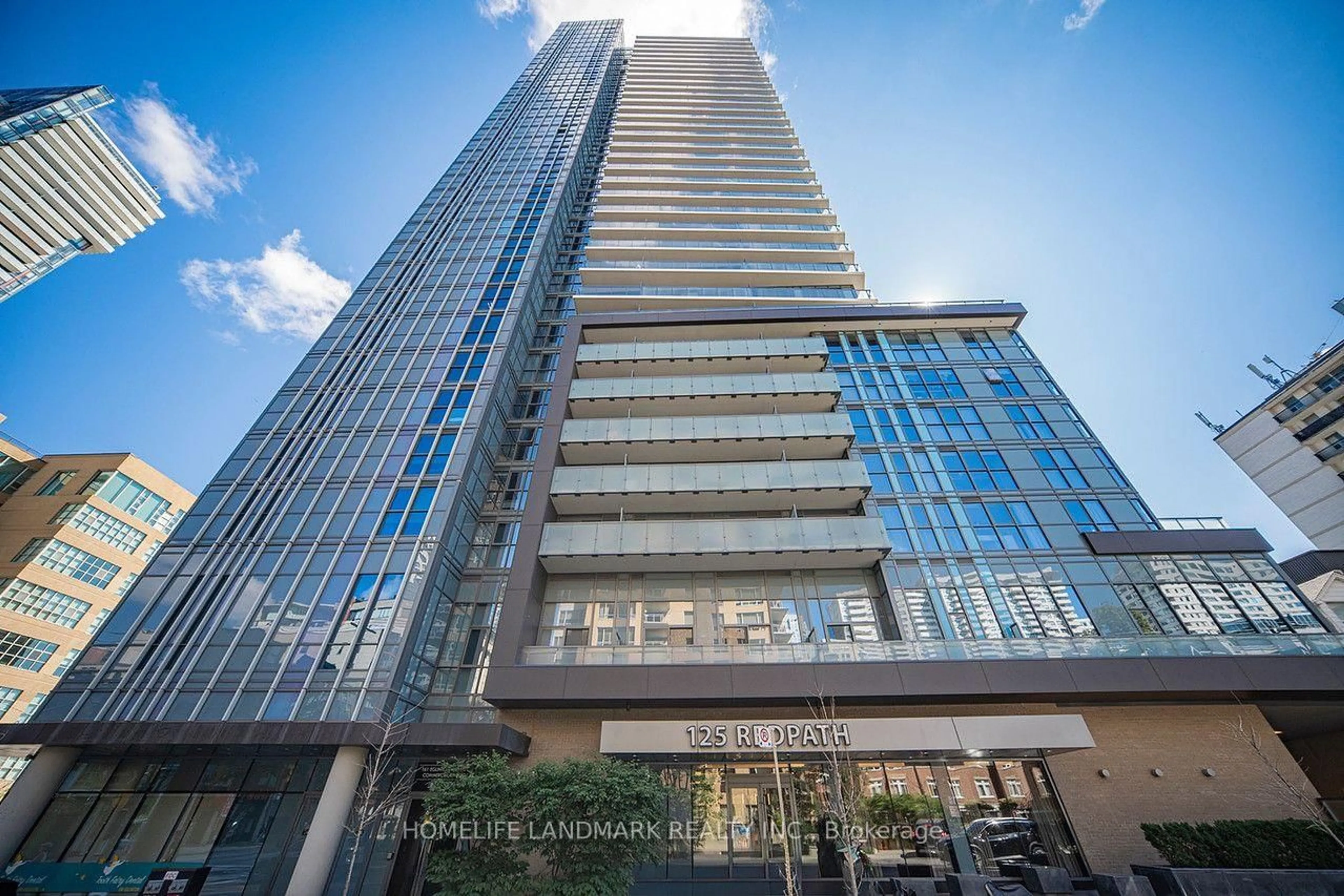 Indoor foyer for 125 Redpath Ave #1206, Toronto Ontario M4S 0B5