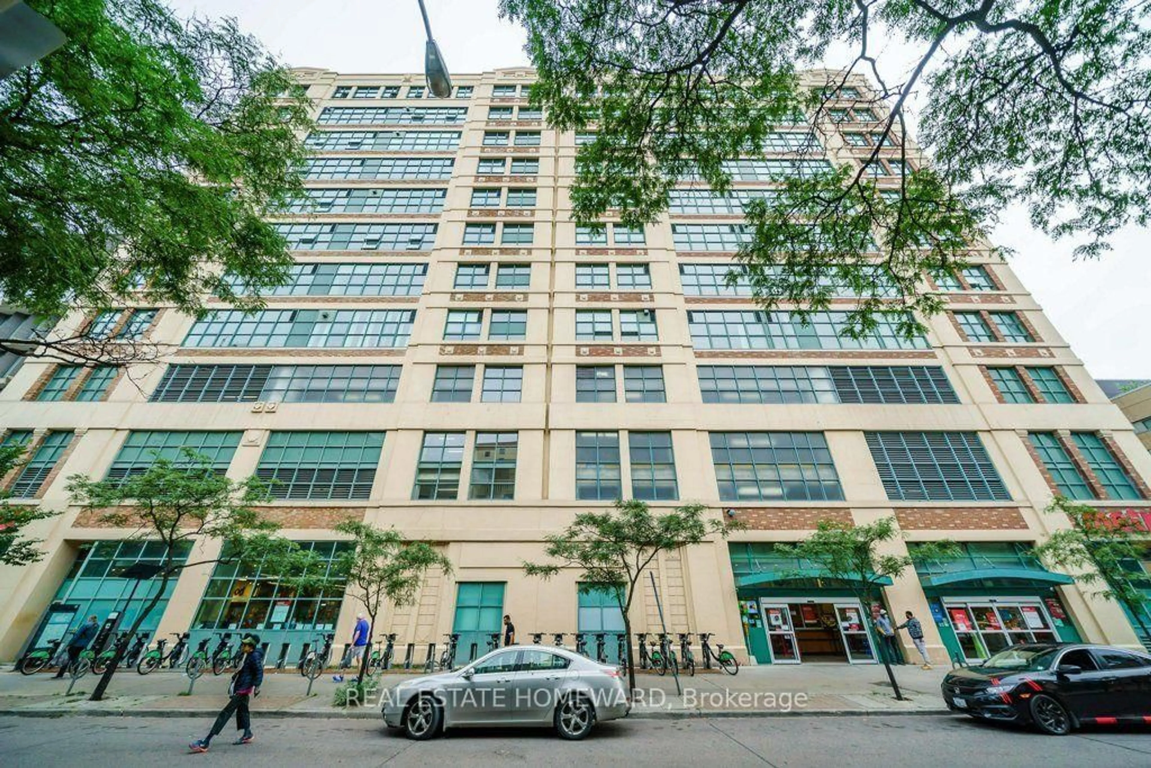 Indoor foyer for 155 Dalhousie St #PH1, Toronto Ontario M5B 2P7