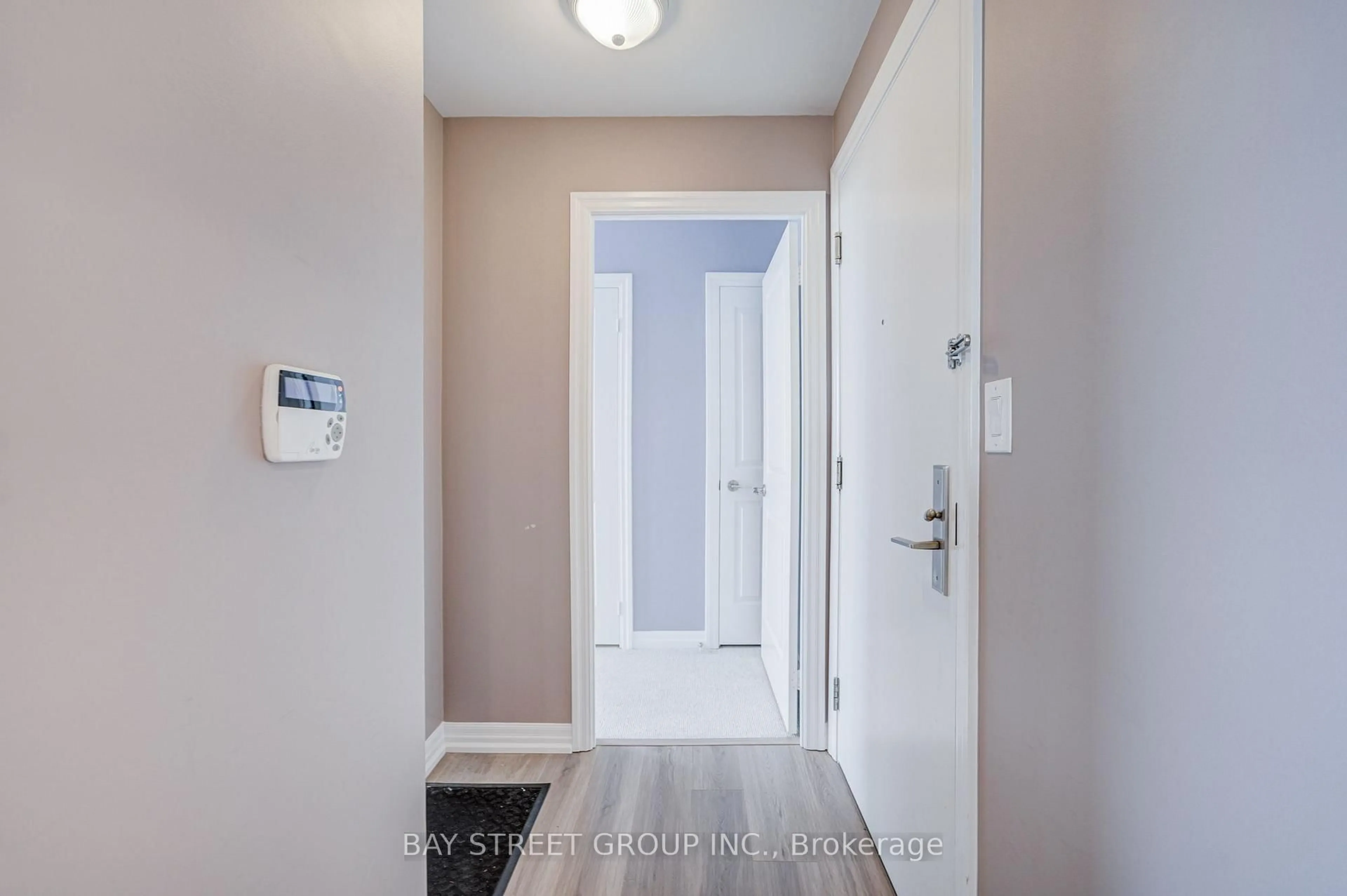 Indoor entryway for 30 Herons Hill Way #2310, Toronto Ontario M2J 0A7