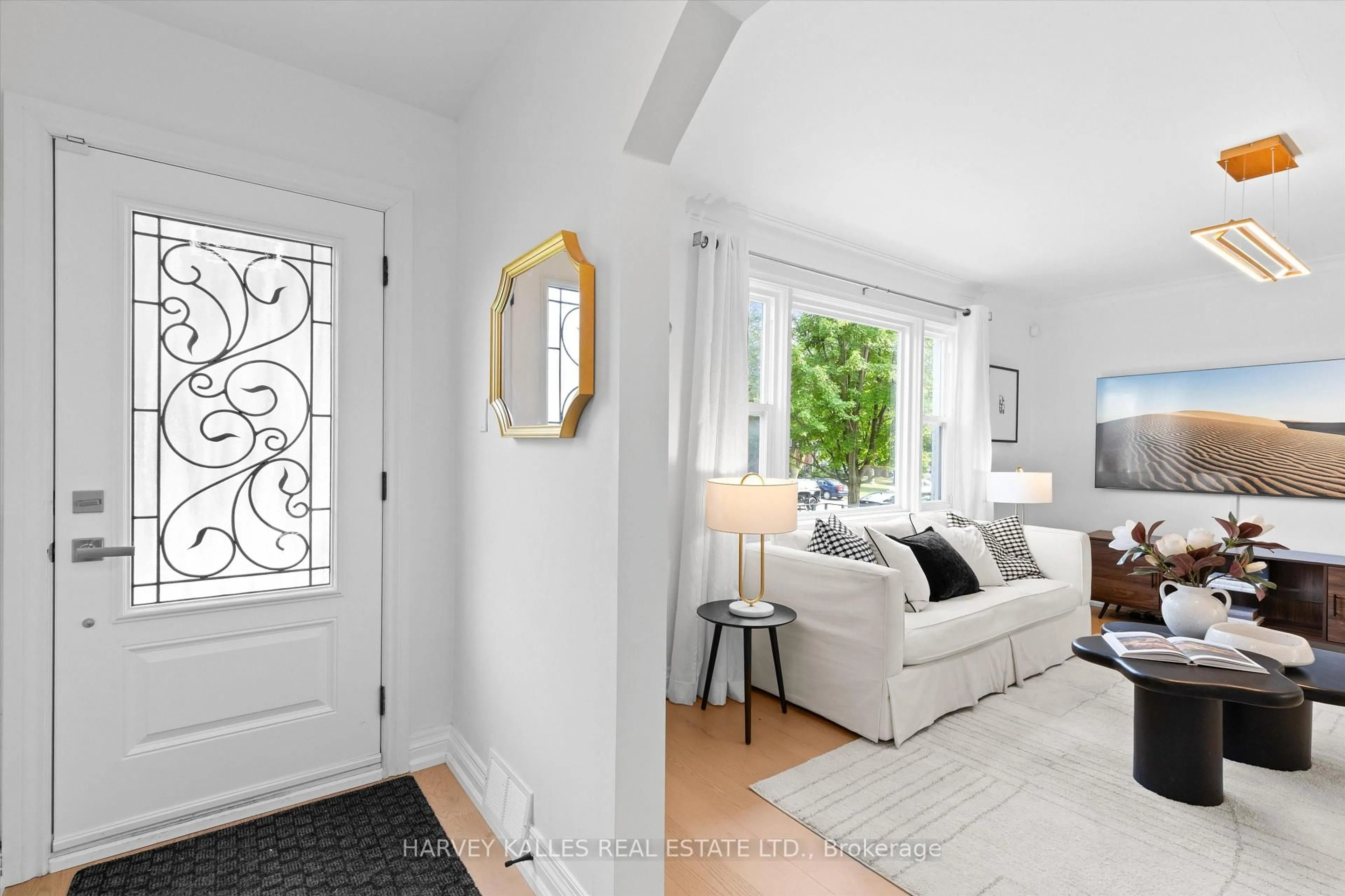 Indoor entryway for 84 Lynnhaven Rd, Toronto Ontario M6A 2K9