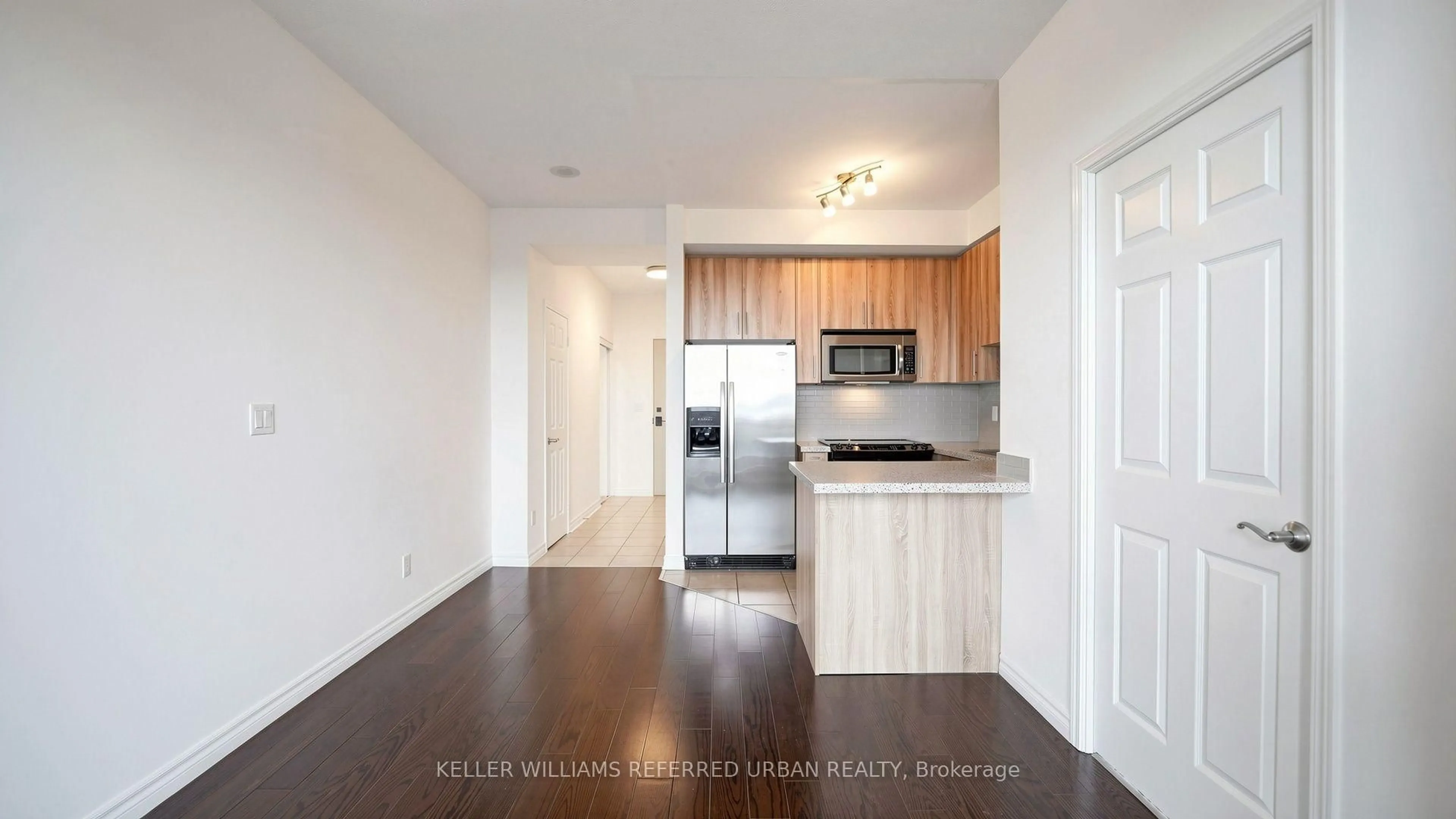 Standard kitchen, wood/laminate floor for 18 Holmes Ave #912, Toronto Ontario M2N 0E1