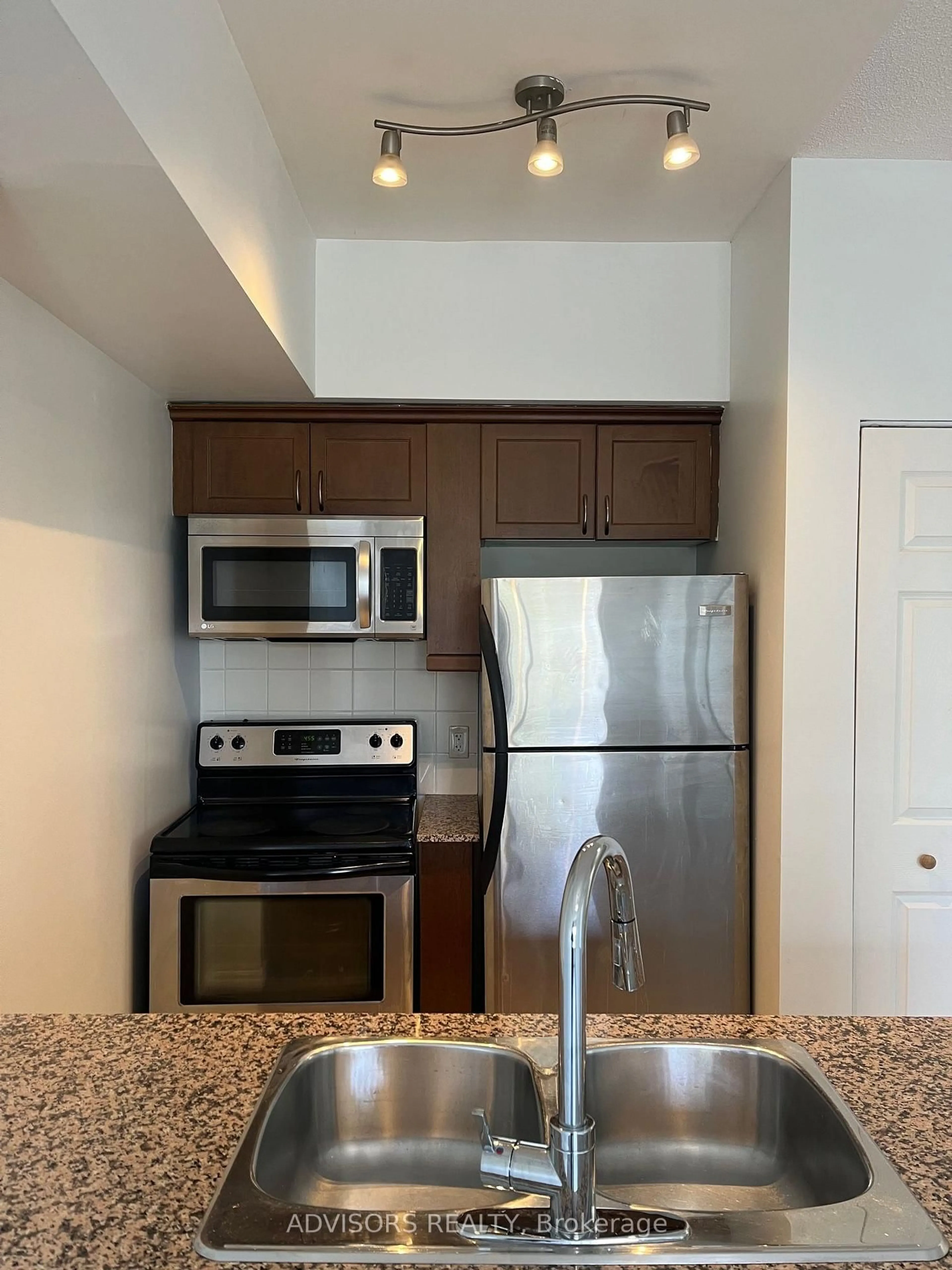 Standard kitchen, unknown for 11 Christie St #209, Toronto Ontario M6G 3B1