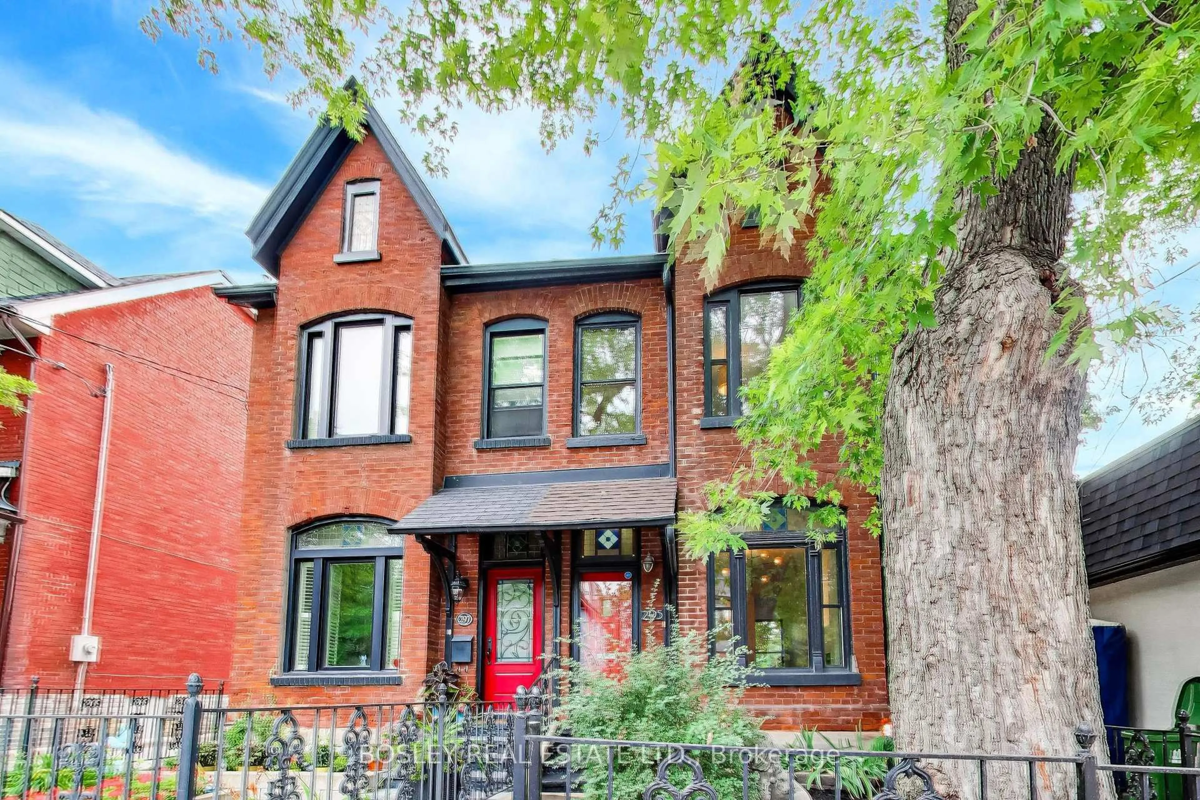 Home with brick exterior material, street for 295 Seaton St, Toronto Ontario M5A 2T6
