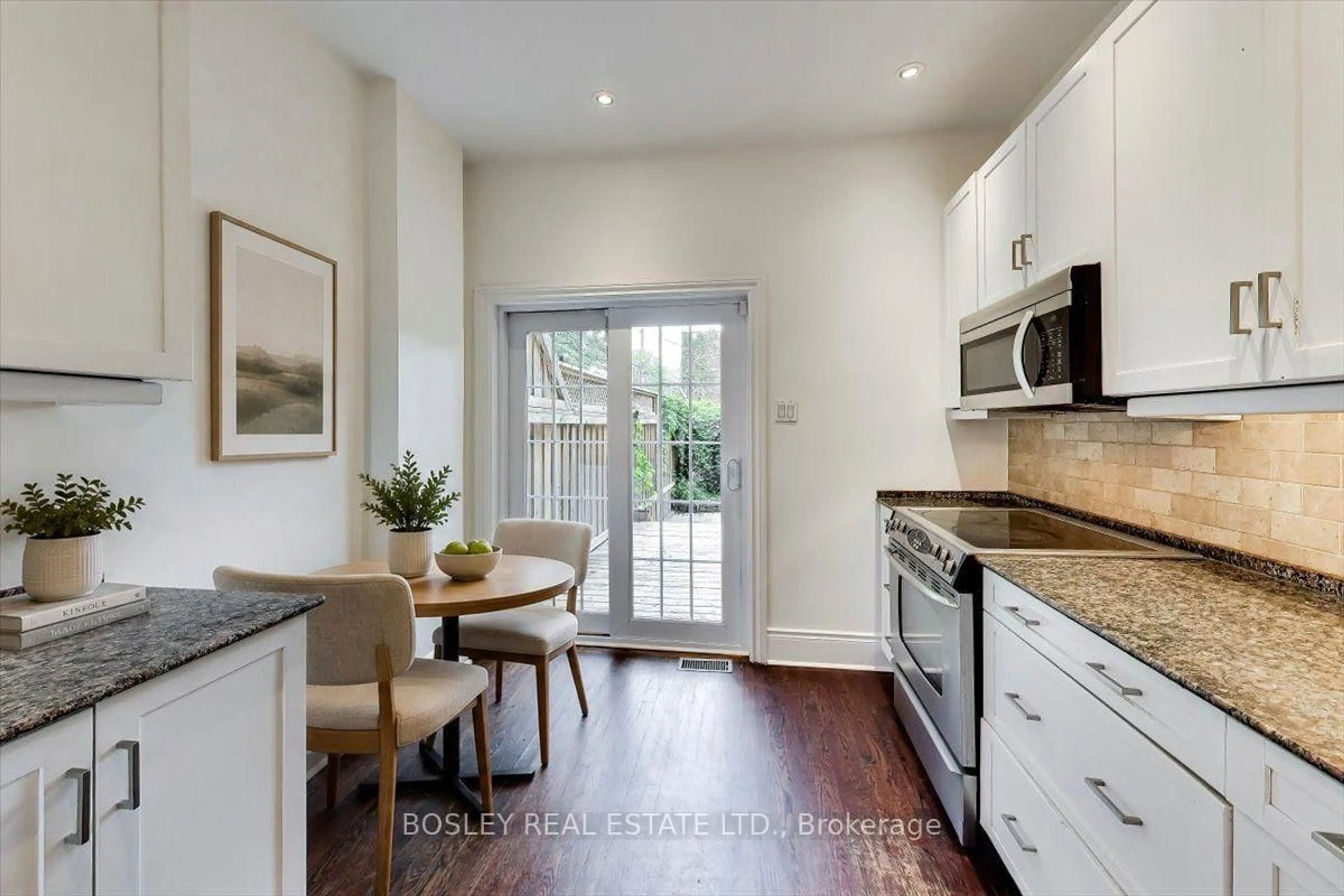 Open concept kitchen, unknown for 295 Seaton St, Toronto Ontario M5A 2T6