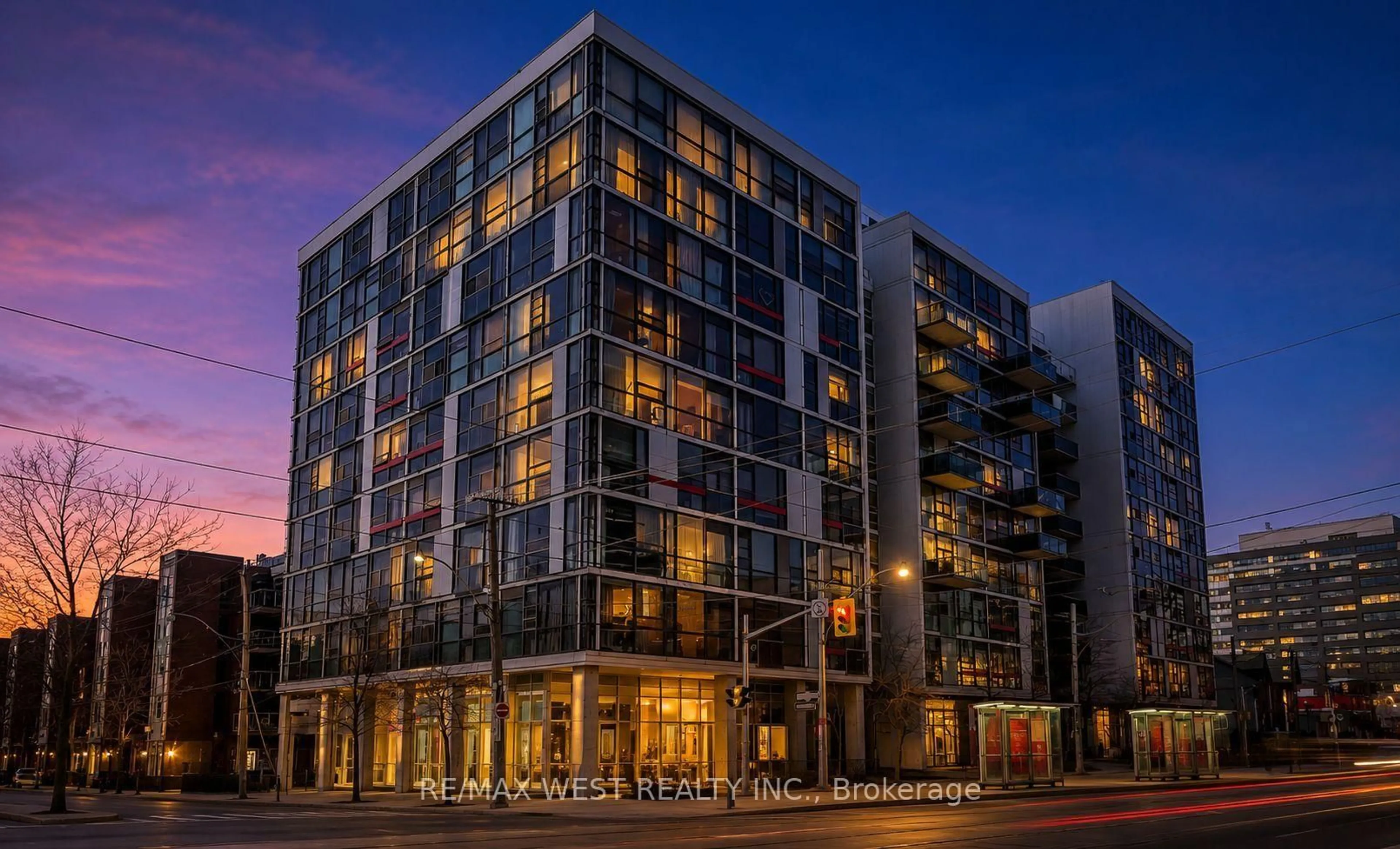 Patio, building for 60 Bathurst St #401, Toronto Ontario M5V 2P4