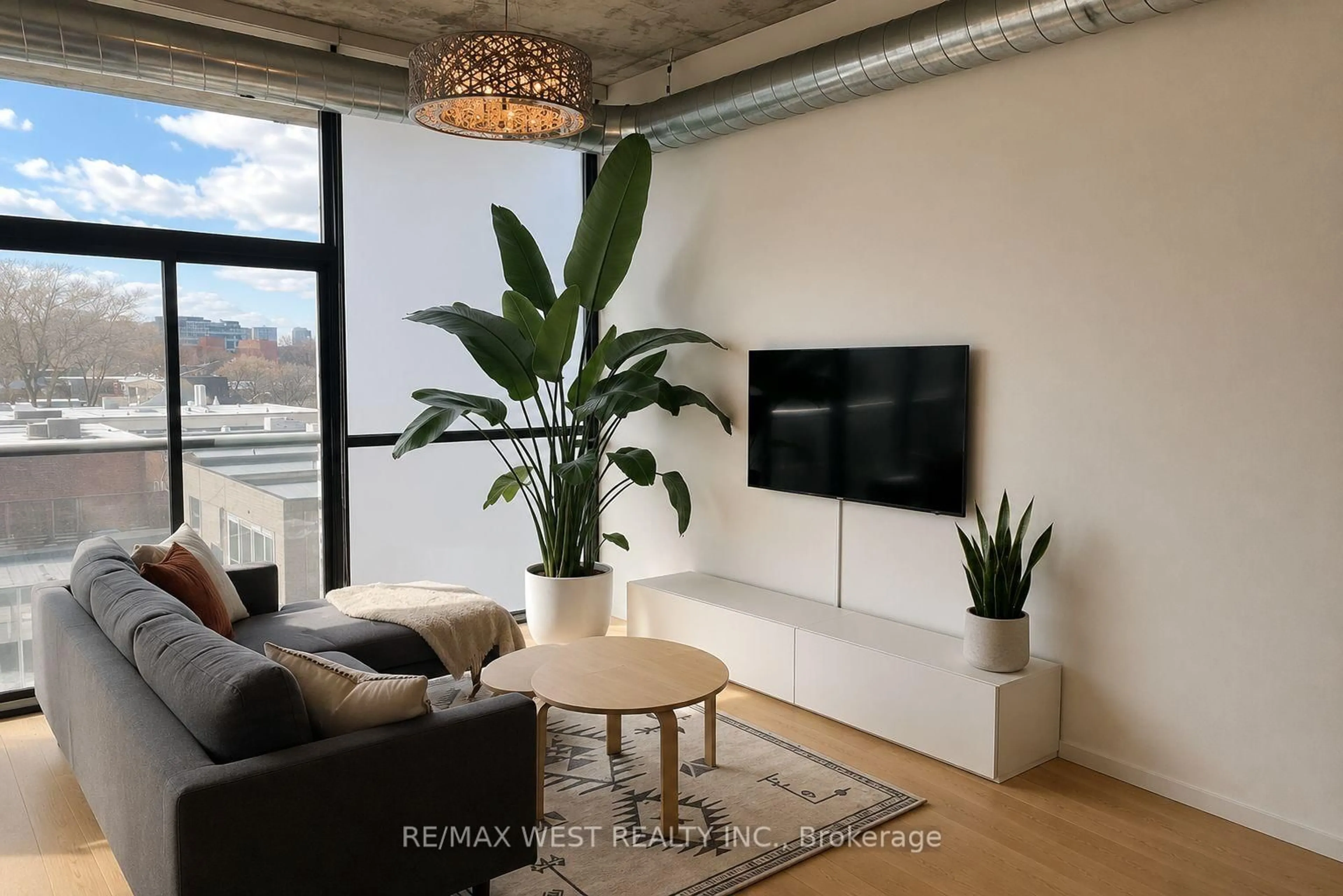 Living room with furniture, unknown for 60 Bathurst St #401, Toronto Ontario M5V 2P4