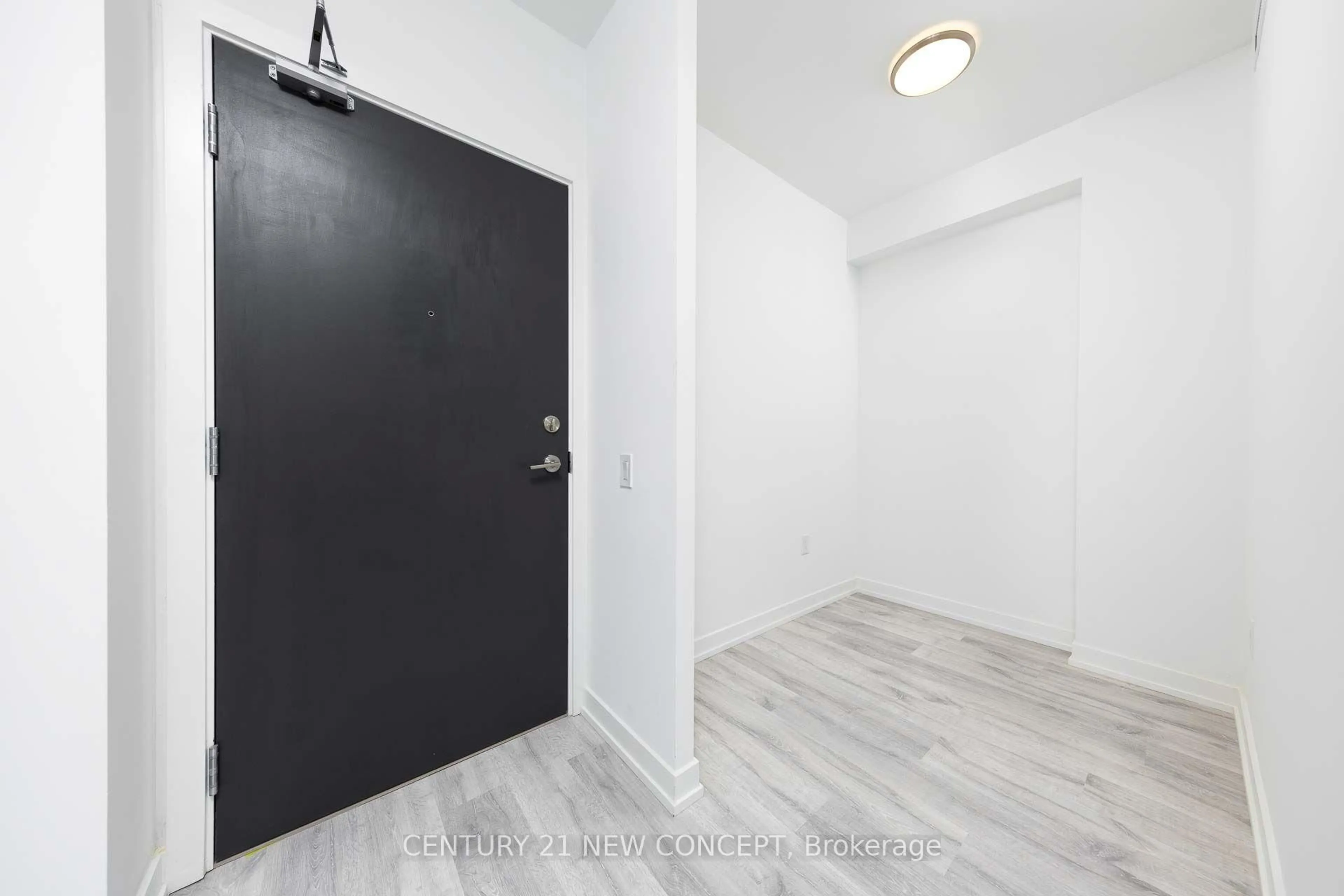 Indoor entryway for 8 Olympic Garden Dr #S417, Toronto Ontario M2M 0B9