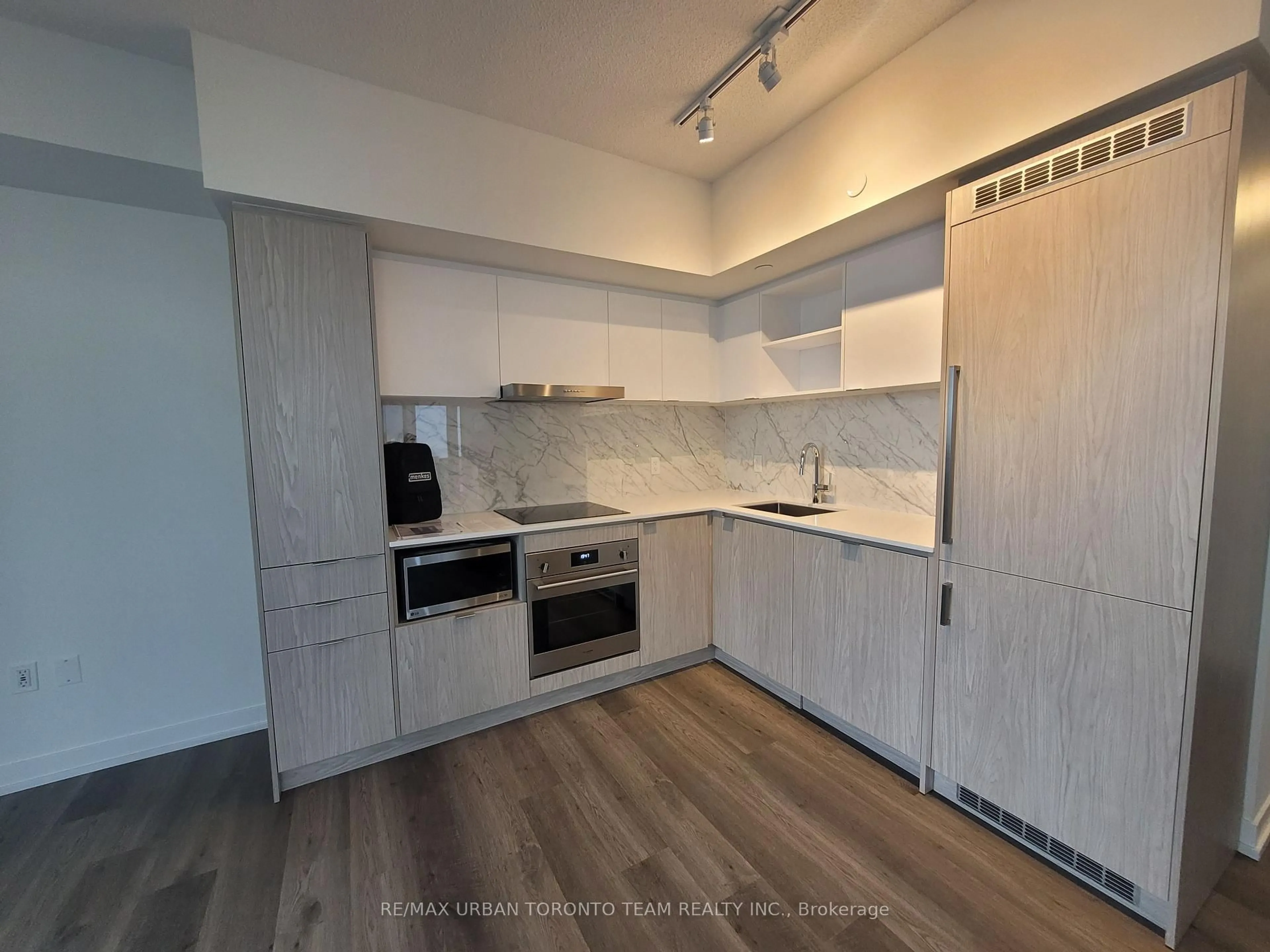 Standard kitchen, unknown for 55 Cooper St #4508, Toronto Ontario M5E 0G1