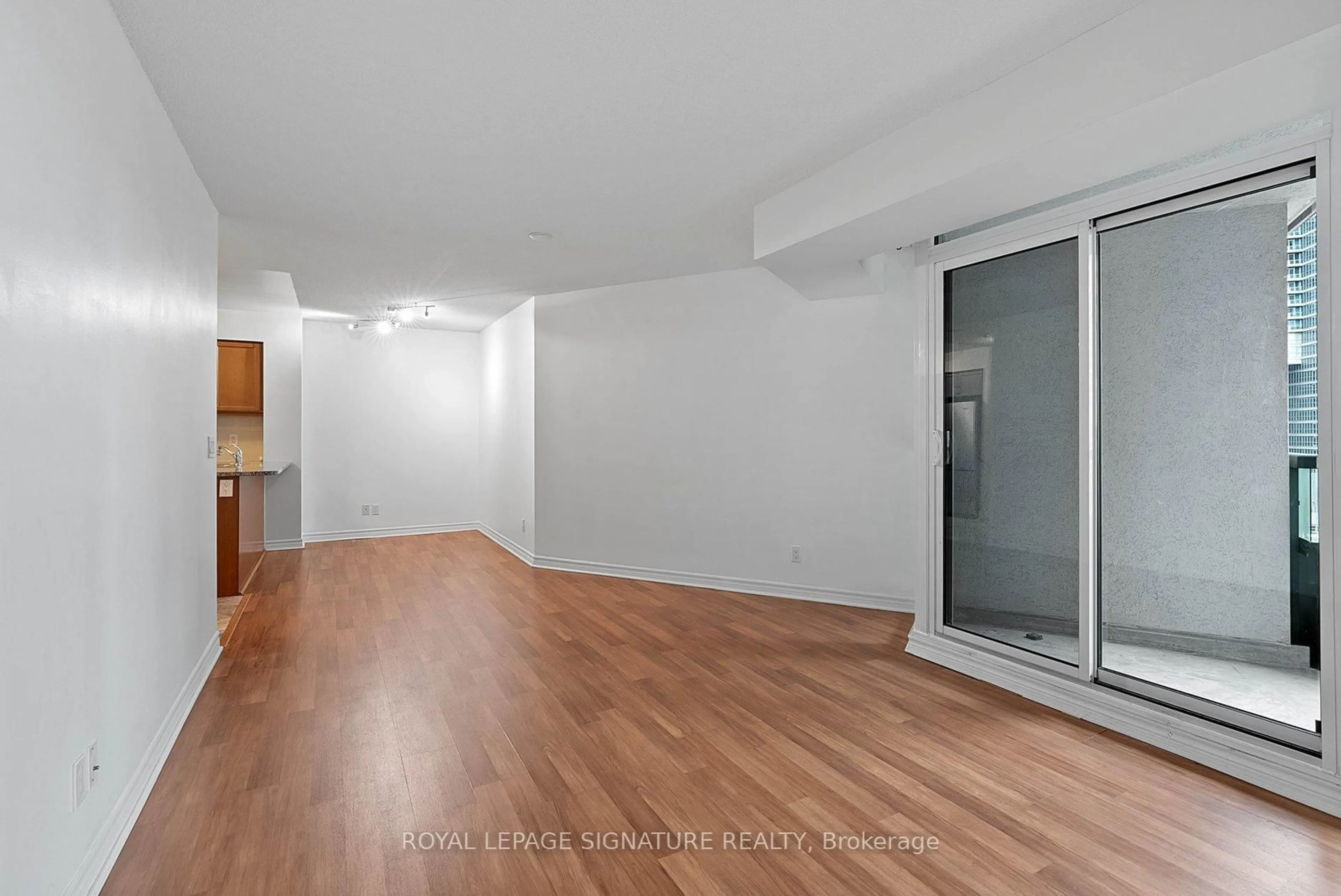 A pic of a room for 19 Grand Trunk Cres #801, Toronto Ontario M5J 3A3