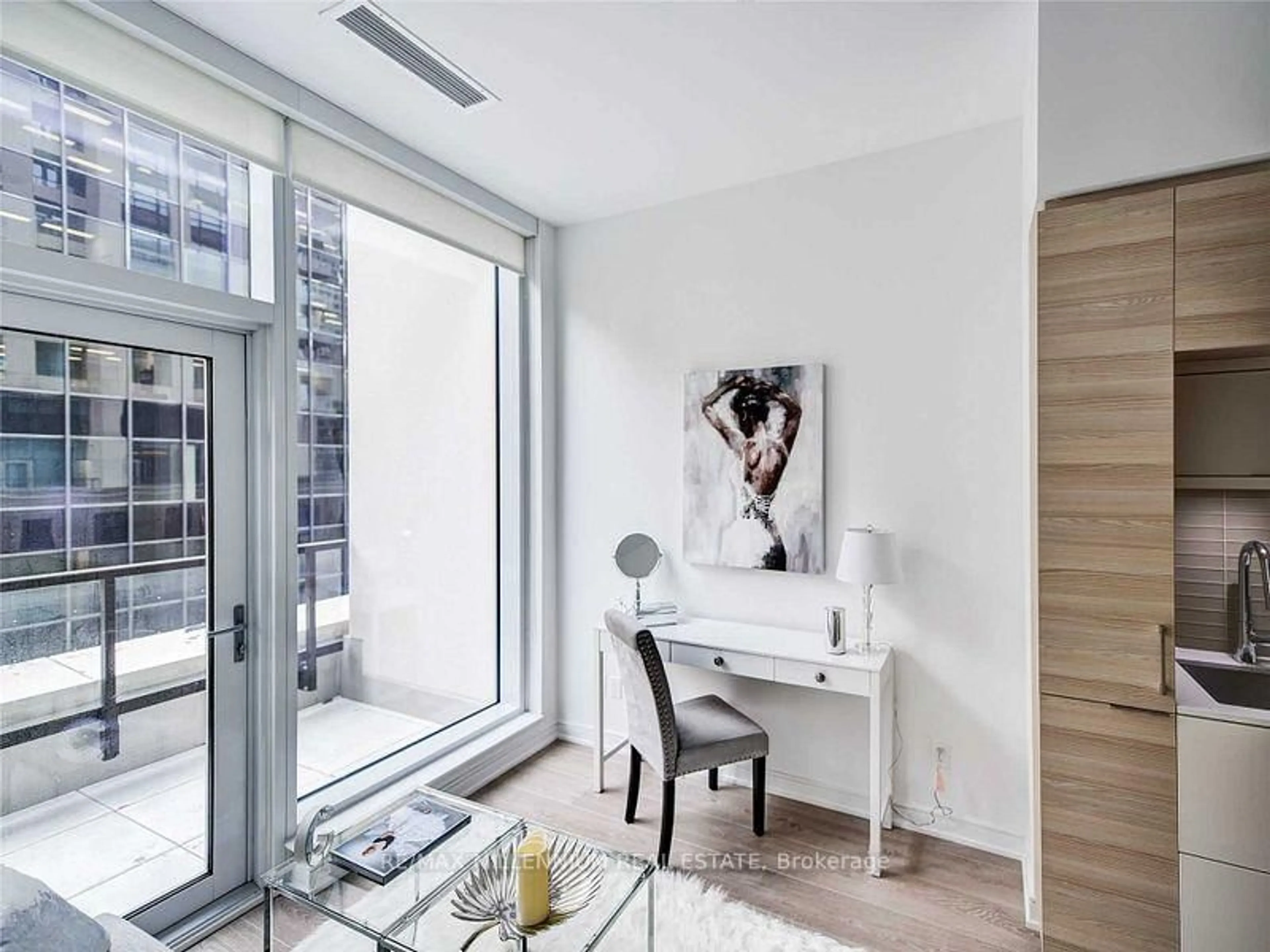 A pic of a room for 88 Scott St #604, Toronto Ontario M5E 1X6
