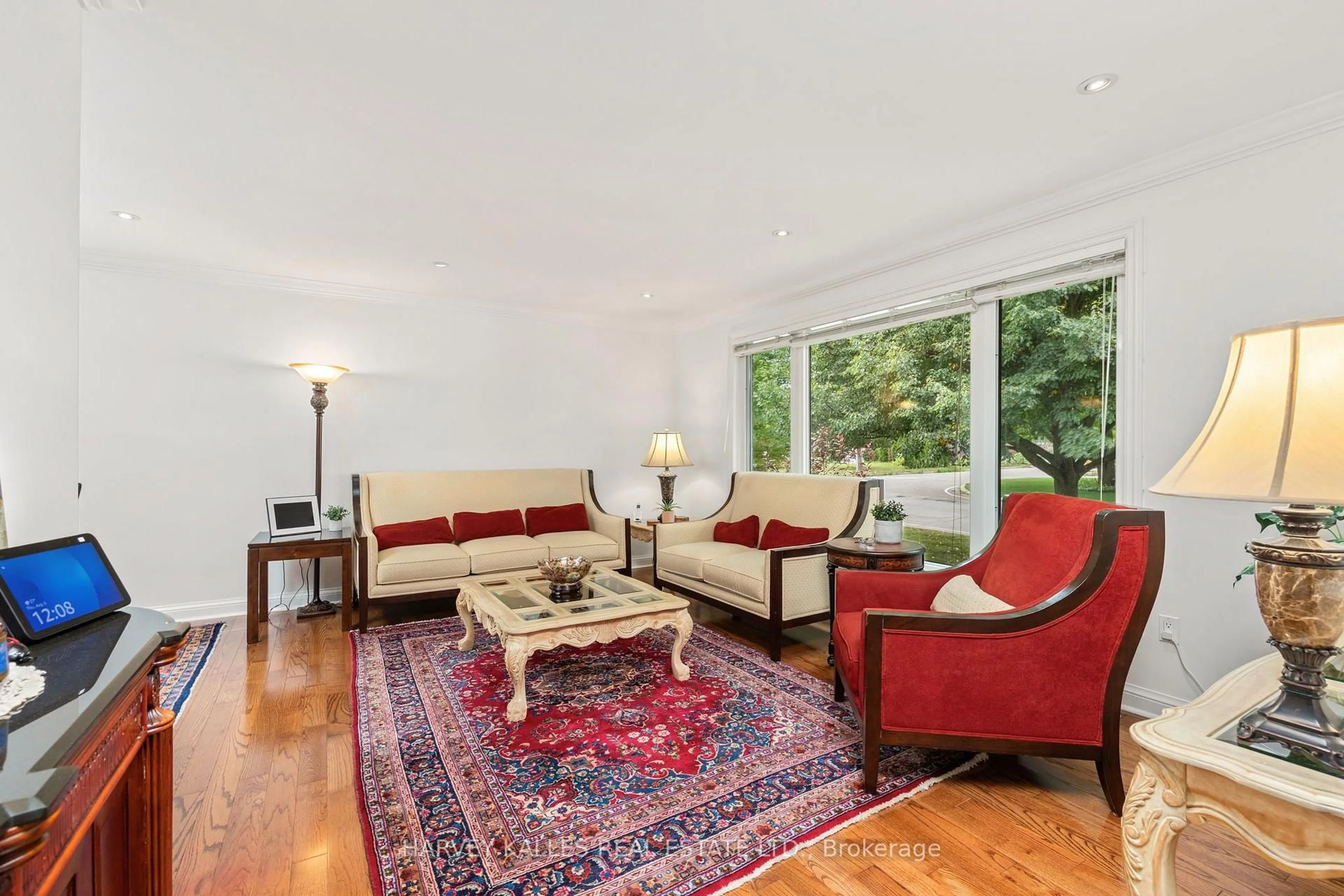 Living room with furniture, unknown for 32 Acton Ave, Toronto Ontario M3H 4G7
