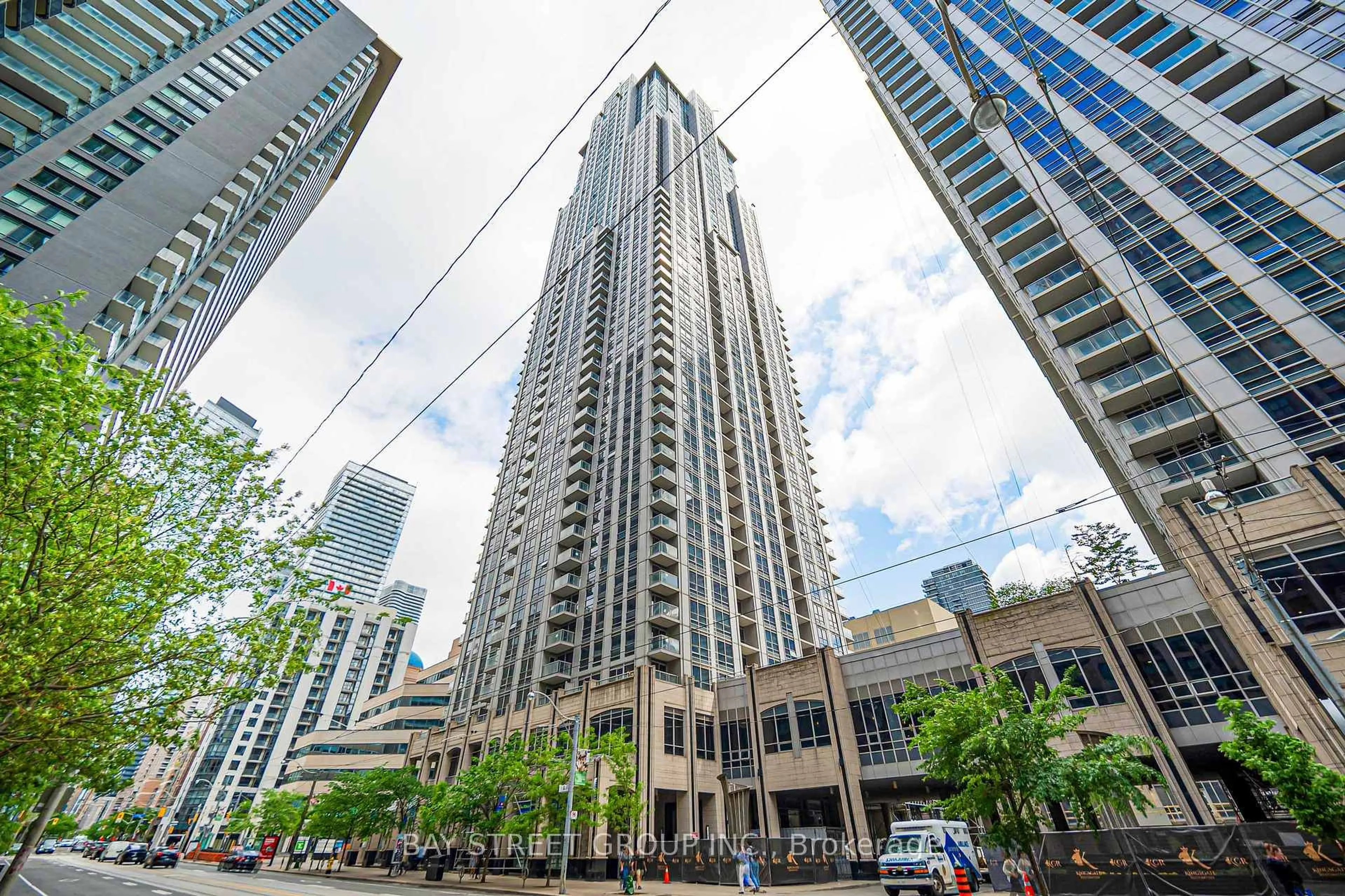 Unknown for 763 Bay St #4105, Toronto Ontario M5G 2R3