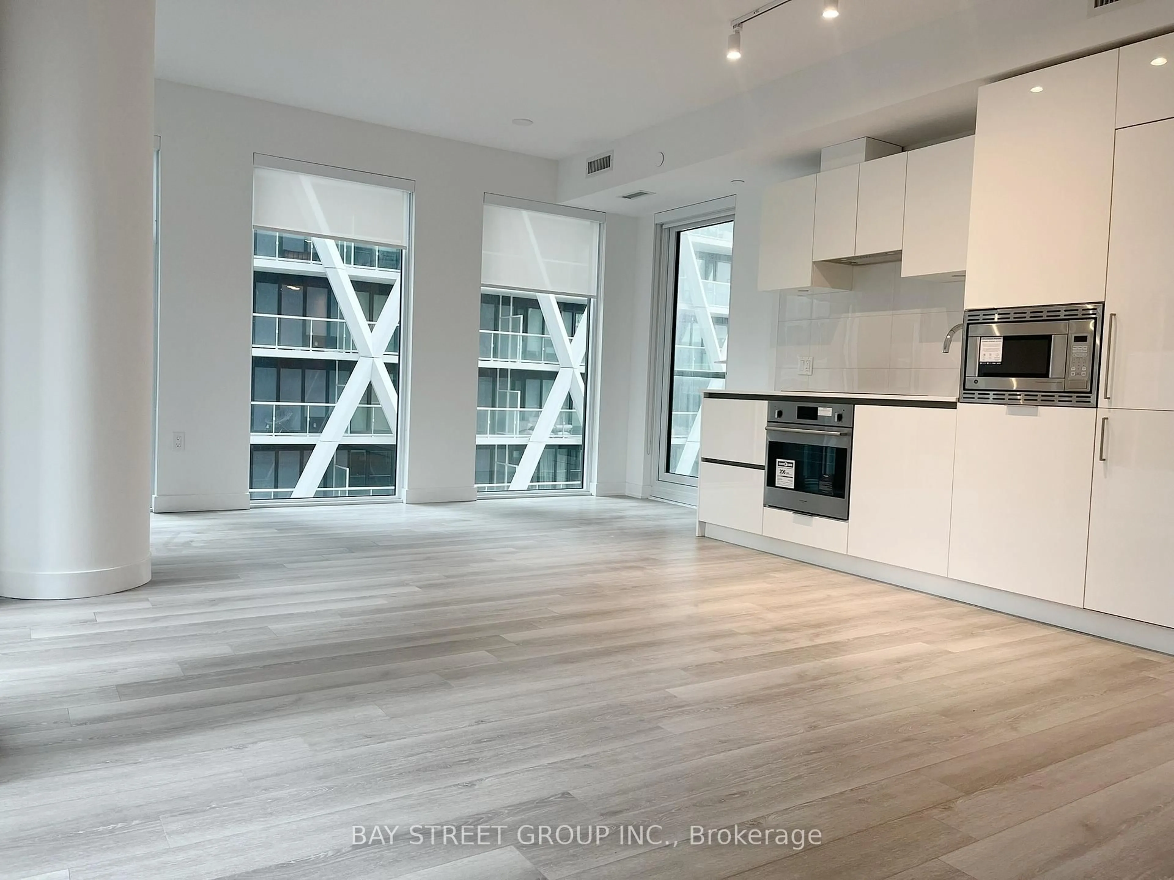 Open concept kitchen, unknown for 238 Simcoe St #1904, Toronto Ontario M5T 1T4