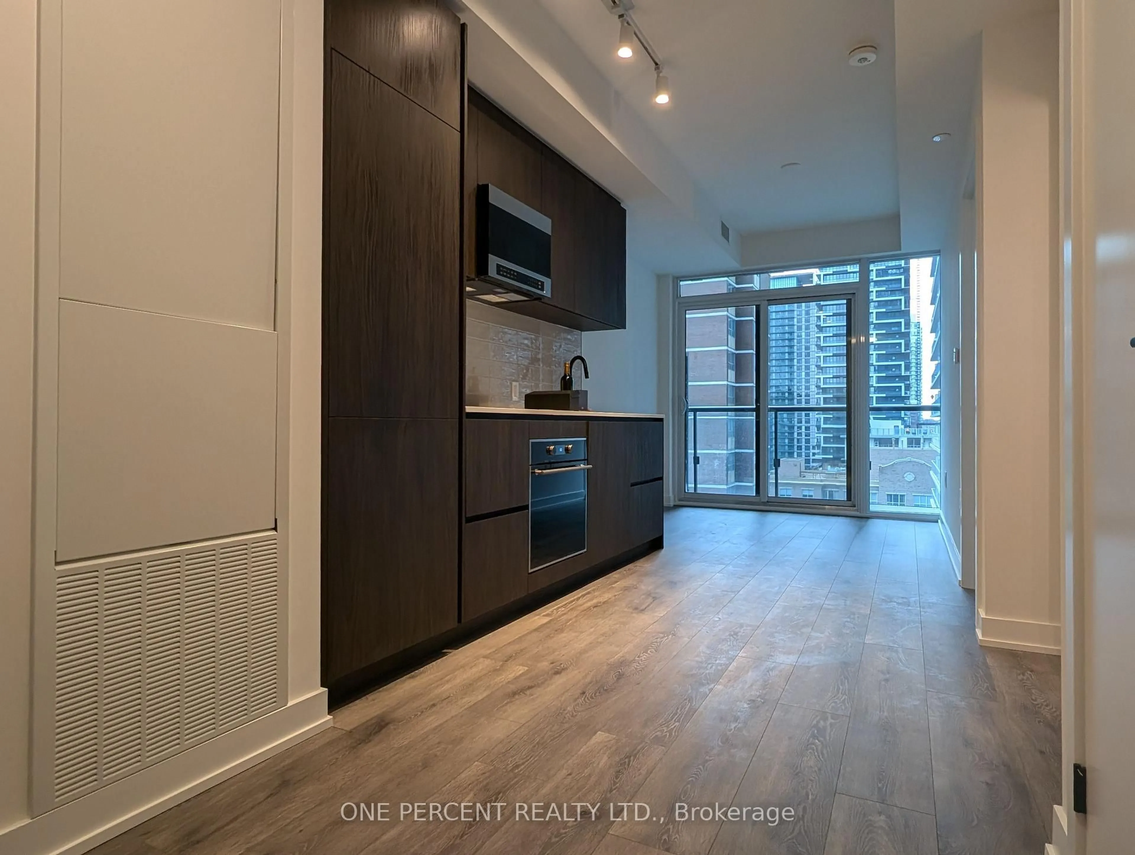 Unknown for 127 Broadway Ave #1104, Toronto Ontario M4P 1V4