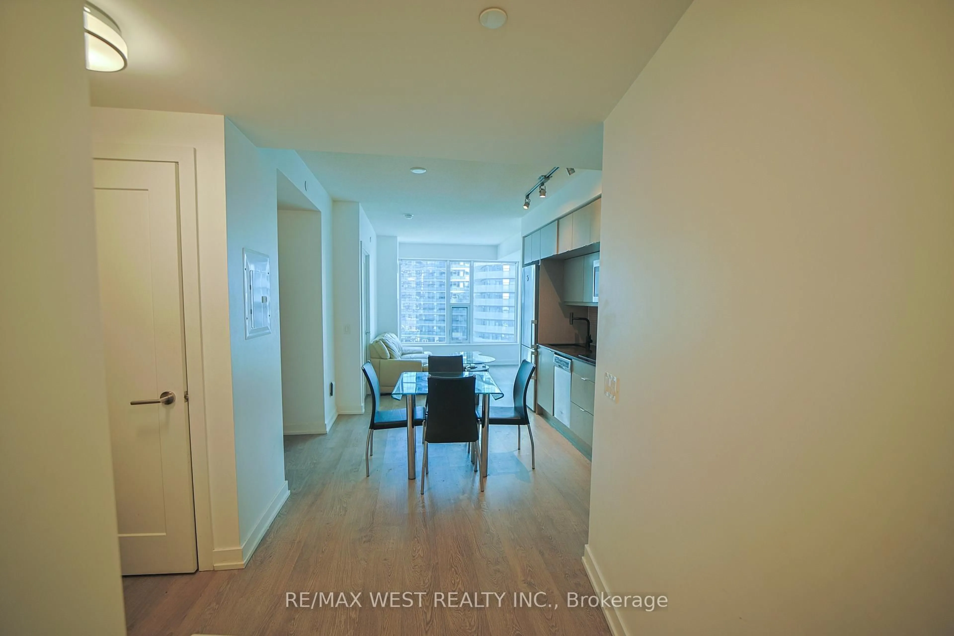 A pic of a room for 10 YORK St #1101, Toronto Ontario M5J 0E1