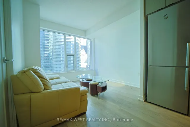 10 YORK St #1101, Toronto 5