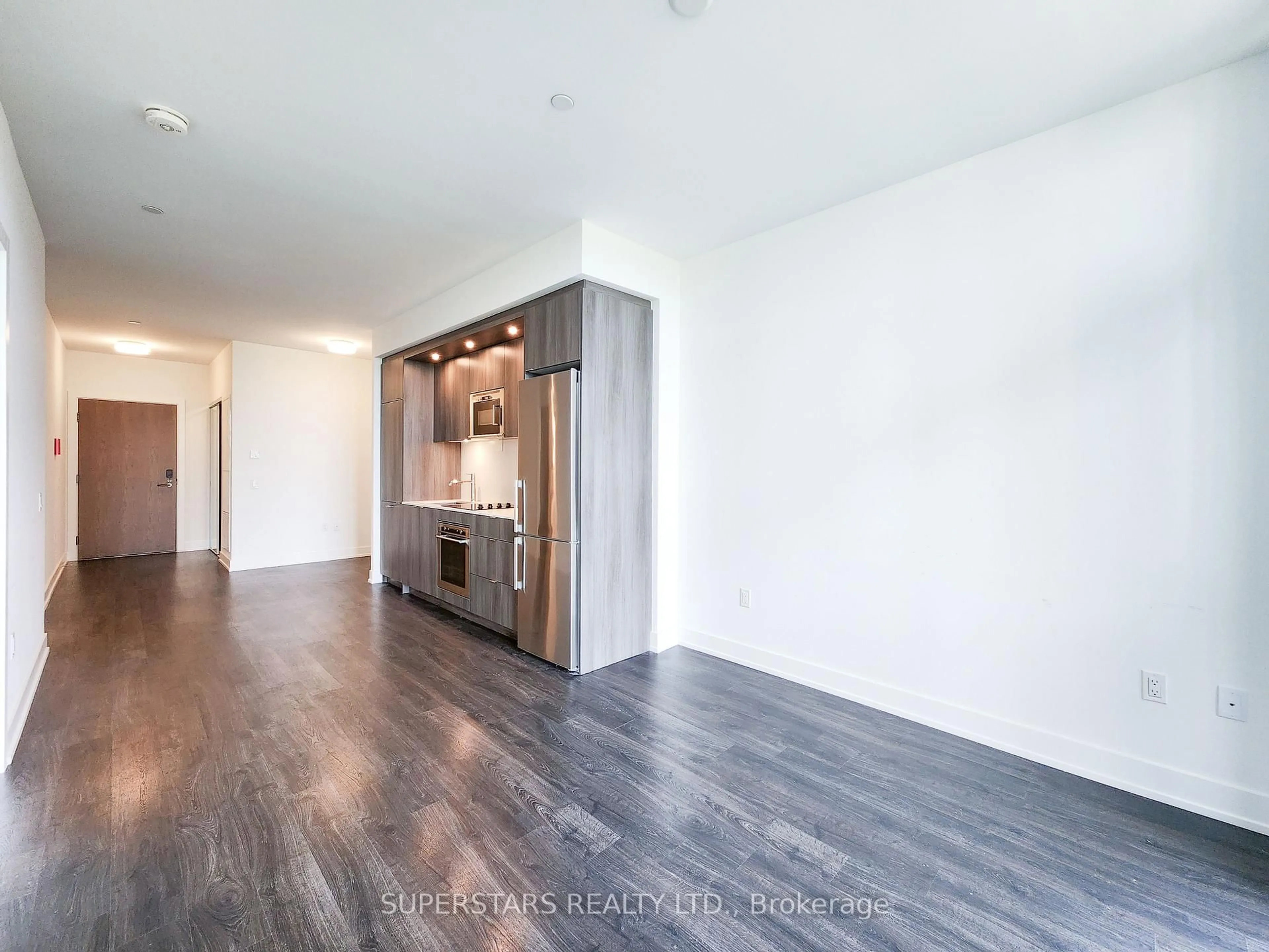 A pic of a room for 20 Inn On The Park Dr #645, Toronto Ontario M3C 0P7