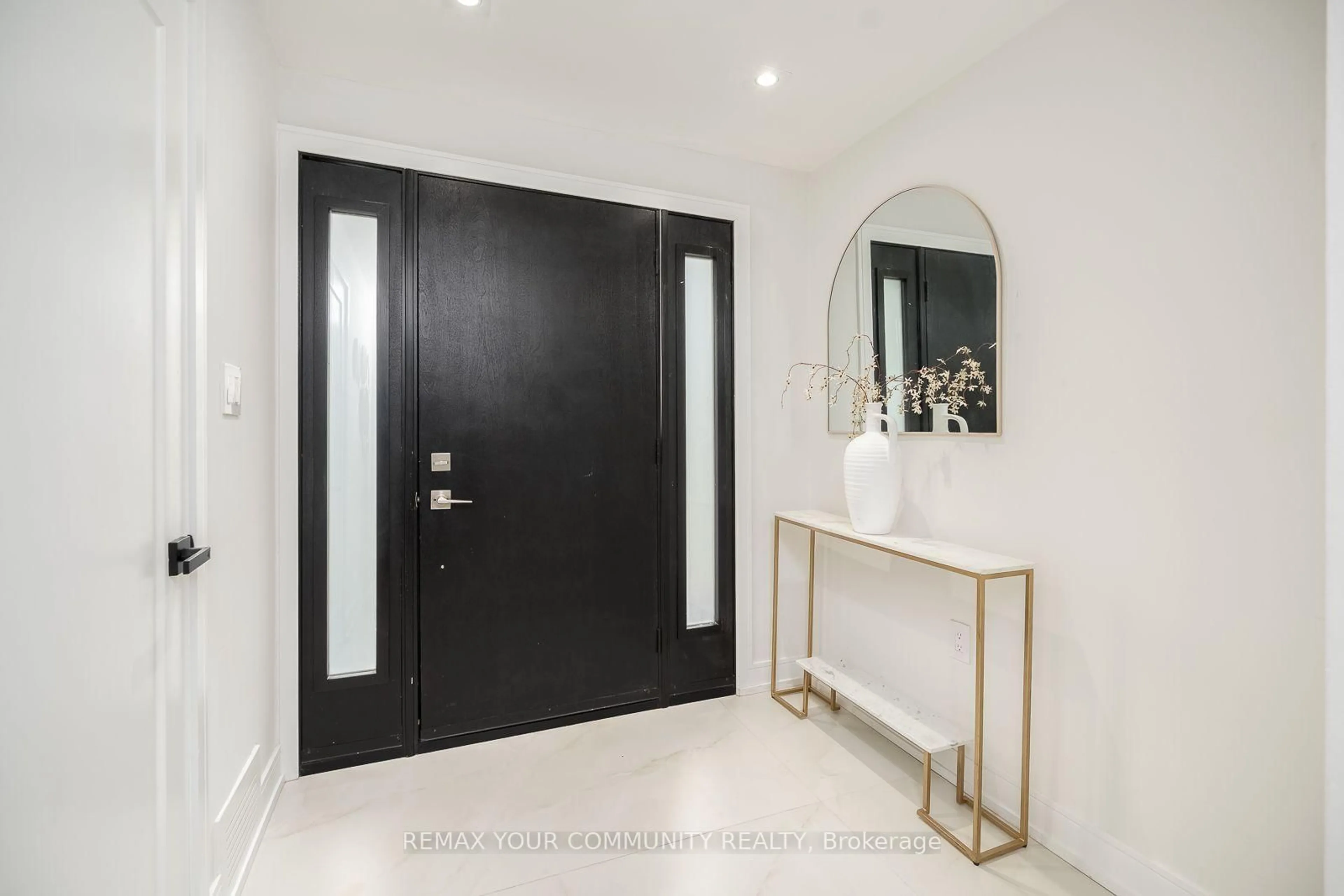 Indoor entryway for 354 Bessborough Dr, Toronto Ontario M4G 3L2