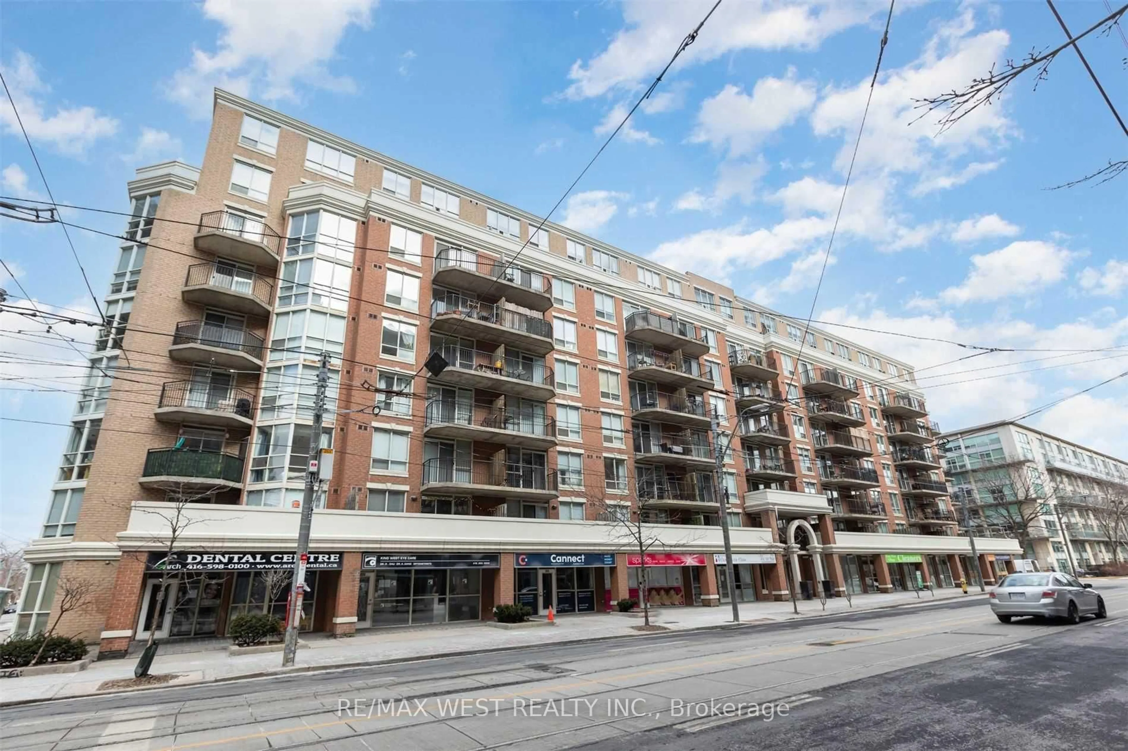 Balcony in the apartment, unknown for 1000 King St #420, Toronto Ontario M6K 3N1