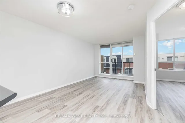 1000 King St #420, Toronto 3