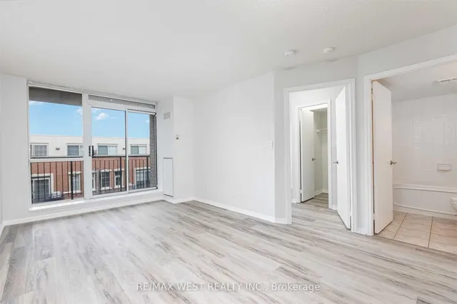 1000 King St #420, Toronto 4