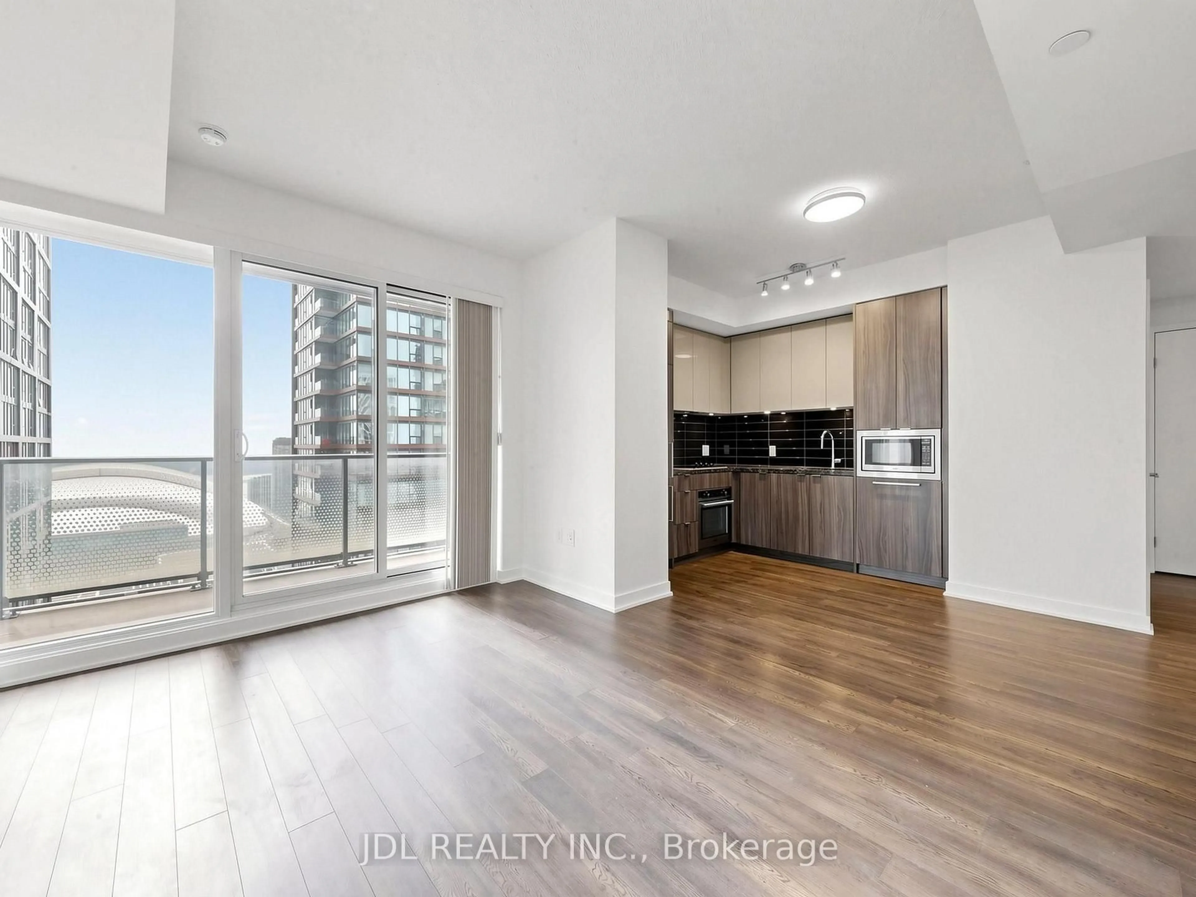 Unknown for 125 Blue Jays Way #3711, Toronto Ontario M5V 0N5