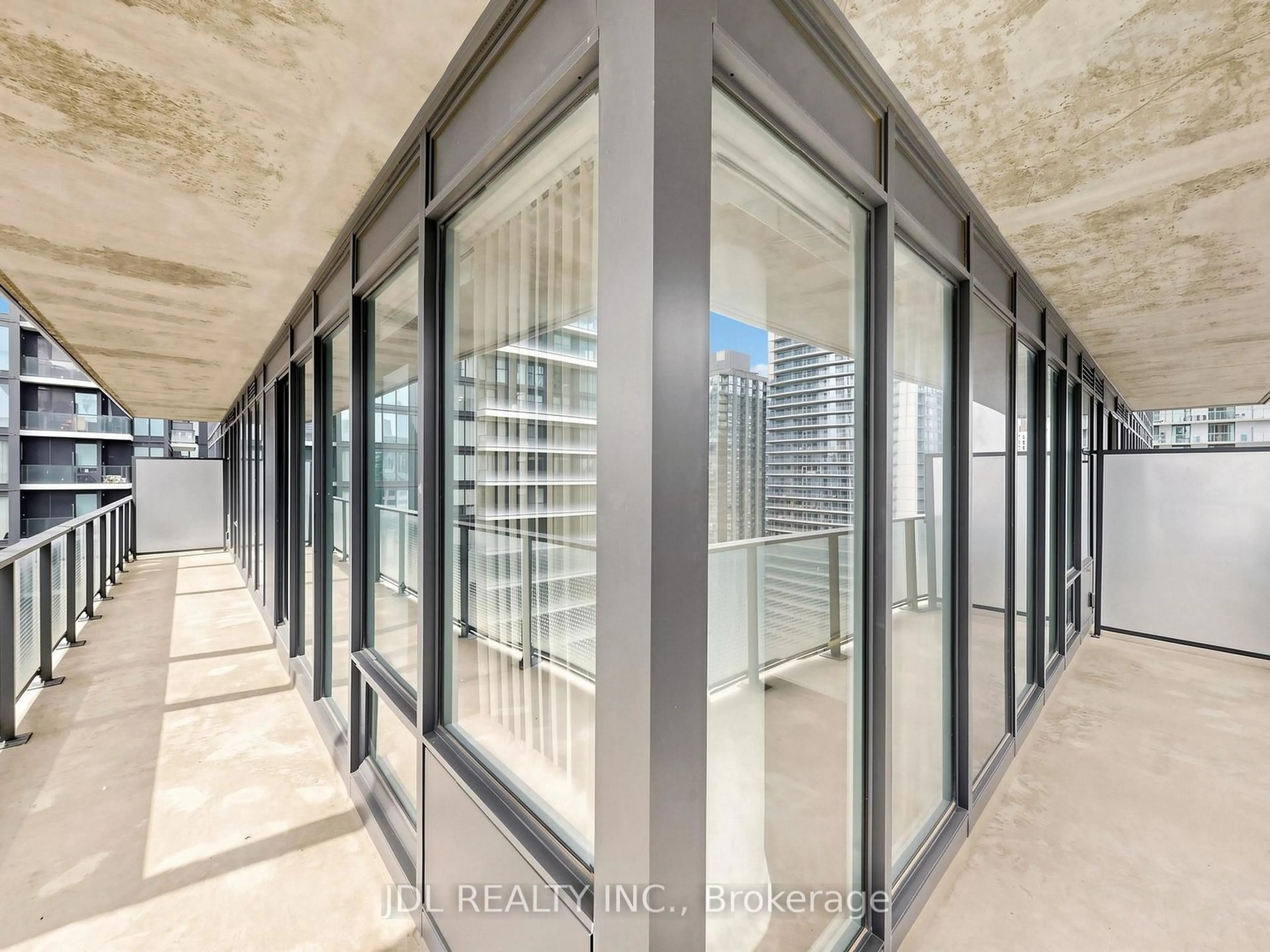 Indoor foyer for 125 Blue Jays Way #3711, Toronto Ontario M5V 0N5