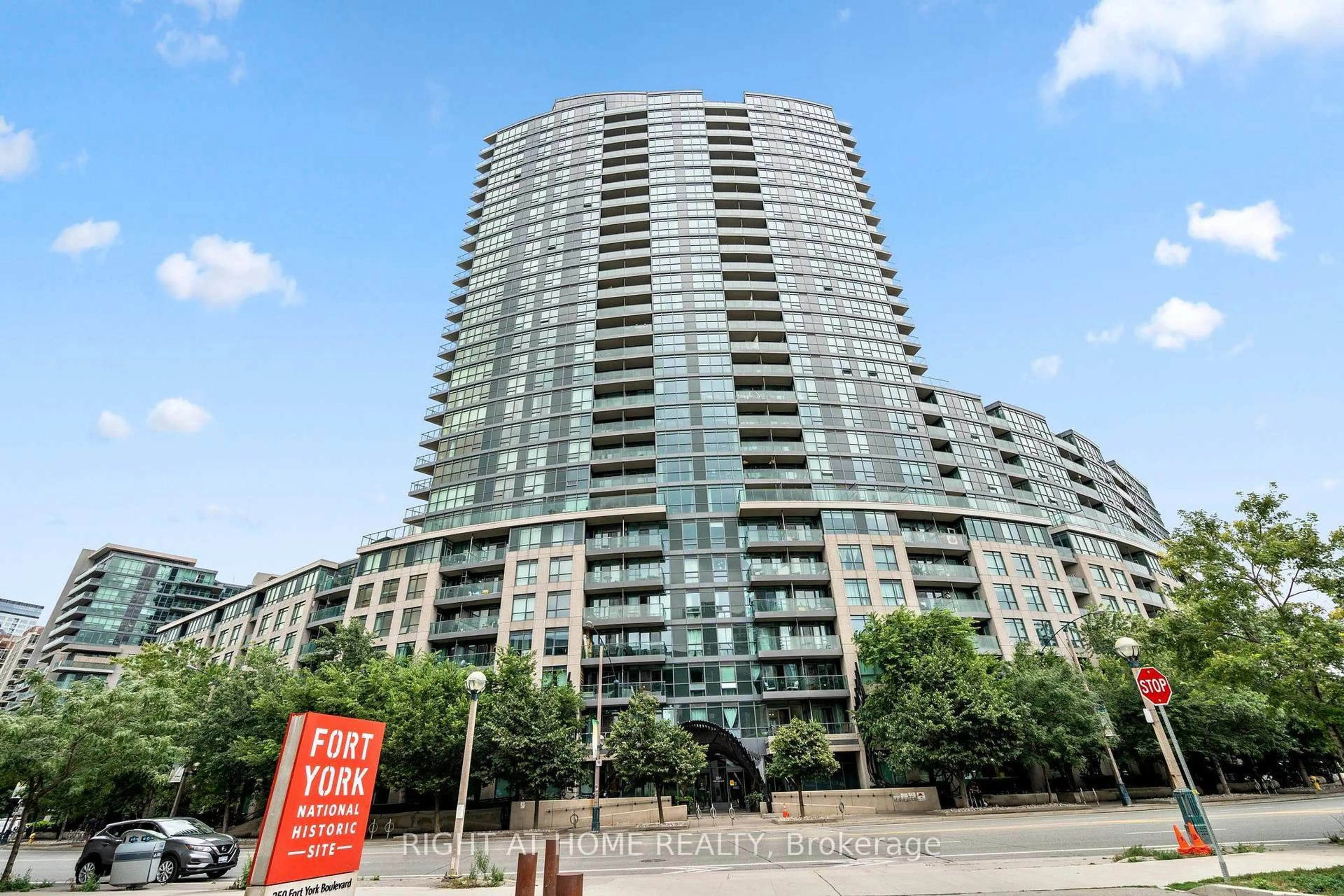 Unknown for 231 Fort York Blvd #329, Toronto Ontario M5V 1B2
