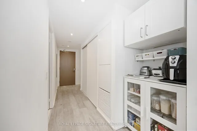251 Jarvis St #1725, Toronto 3