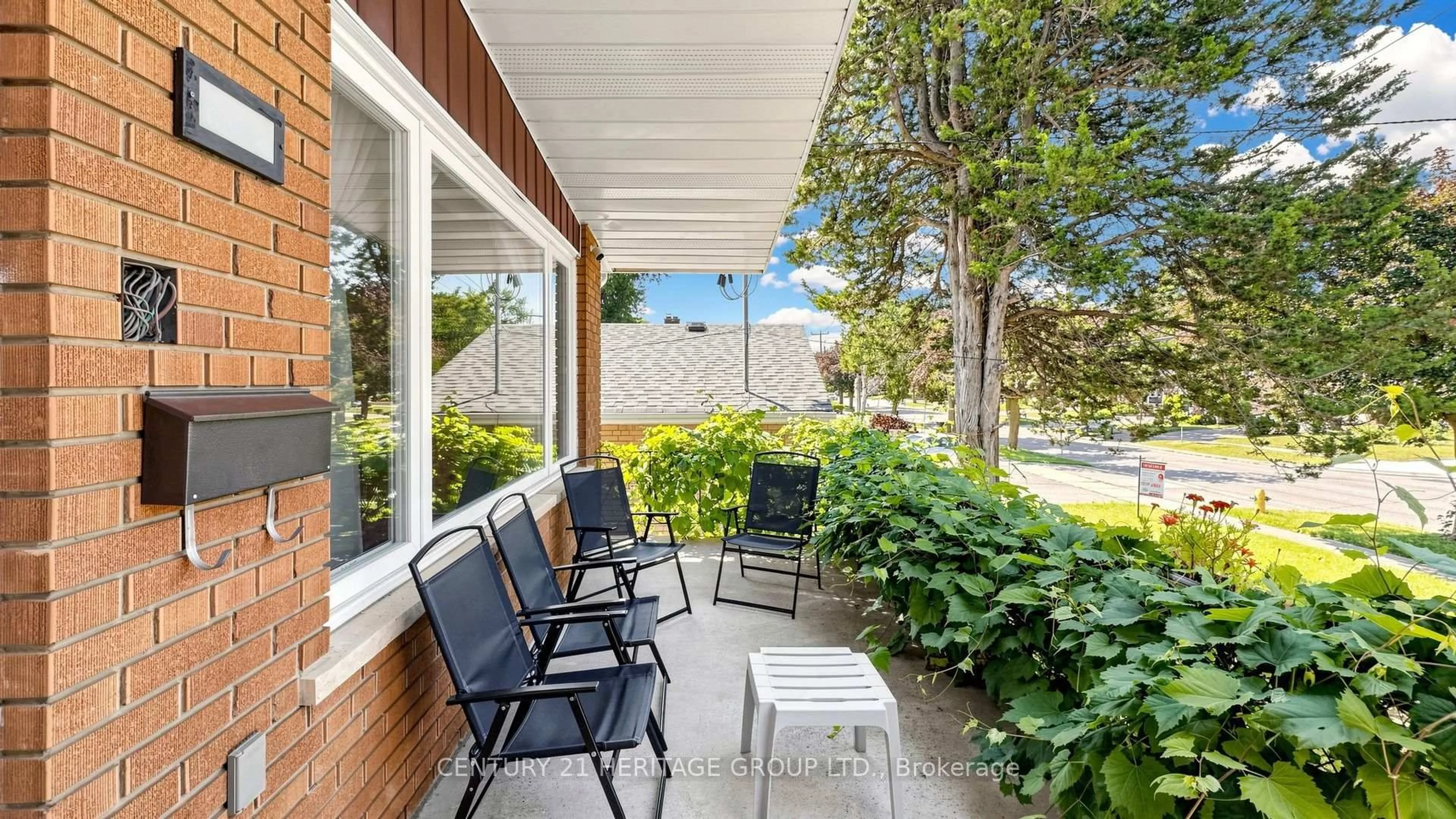 Patio, street for 33 Tollerton Ave, Toronto Ontario M2K 2H1