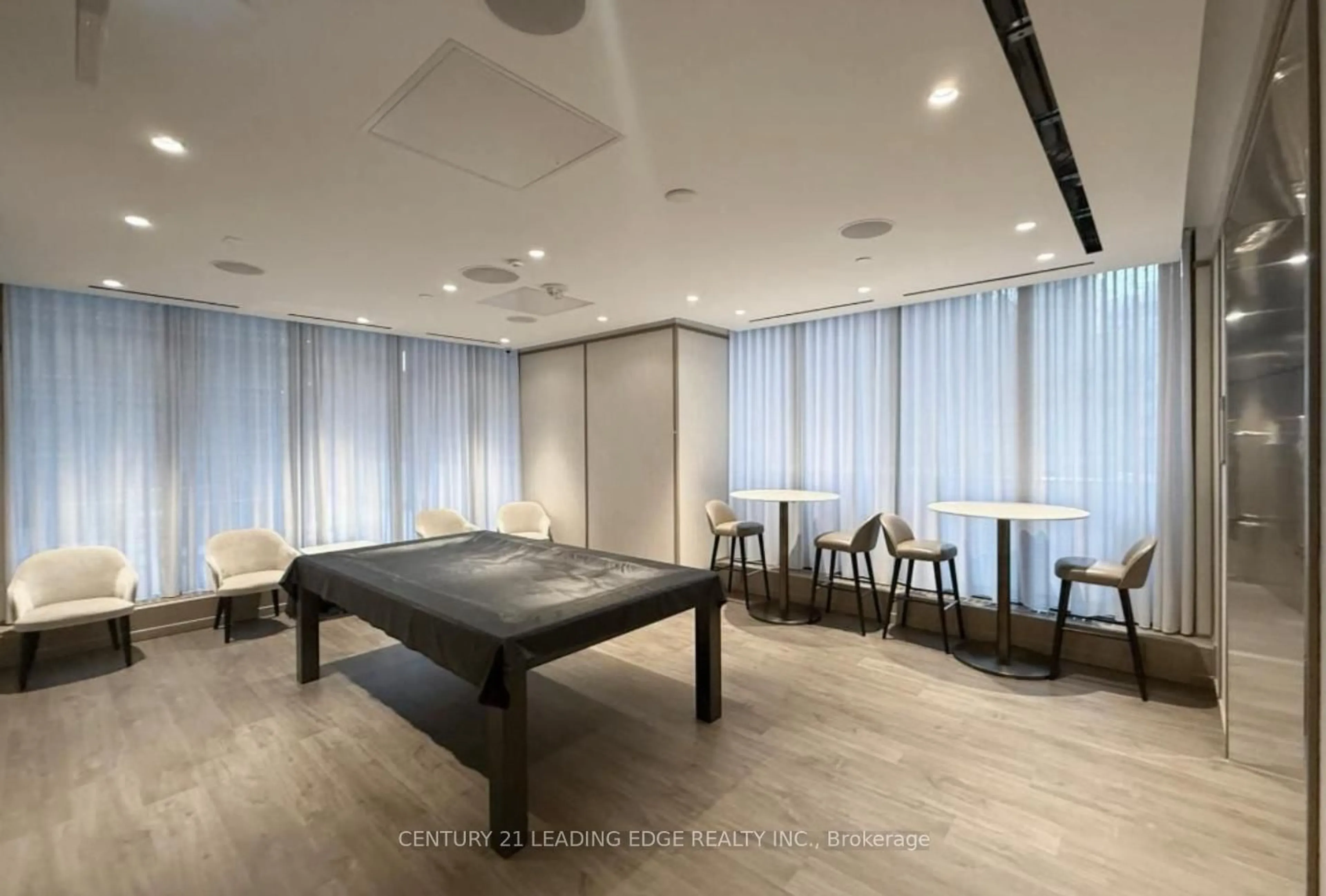 A pic of a room for 125 Blue Jays Way #3303, Toronto Ontario M5V 0N5