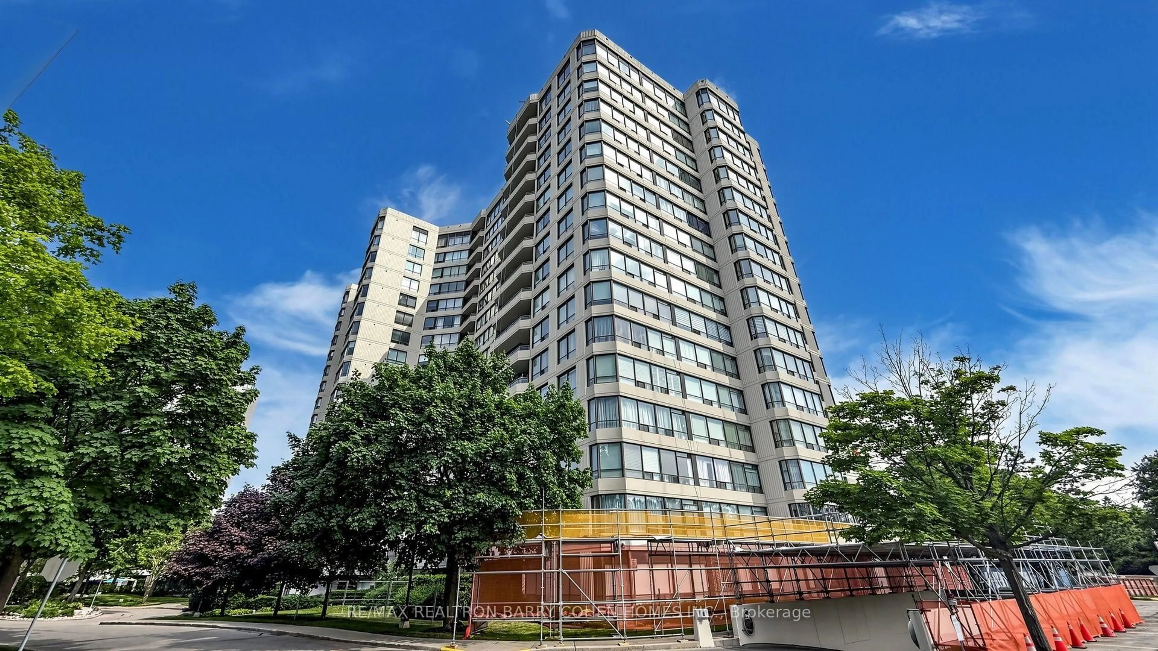 Unknown for 1121 Steeles Ave #802, Toronto Ontario M2R 2W7